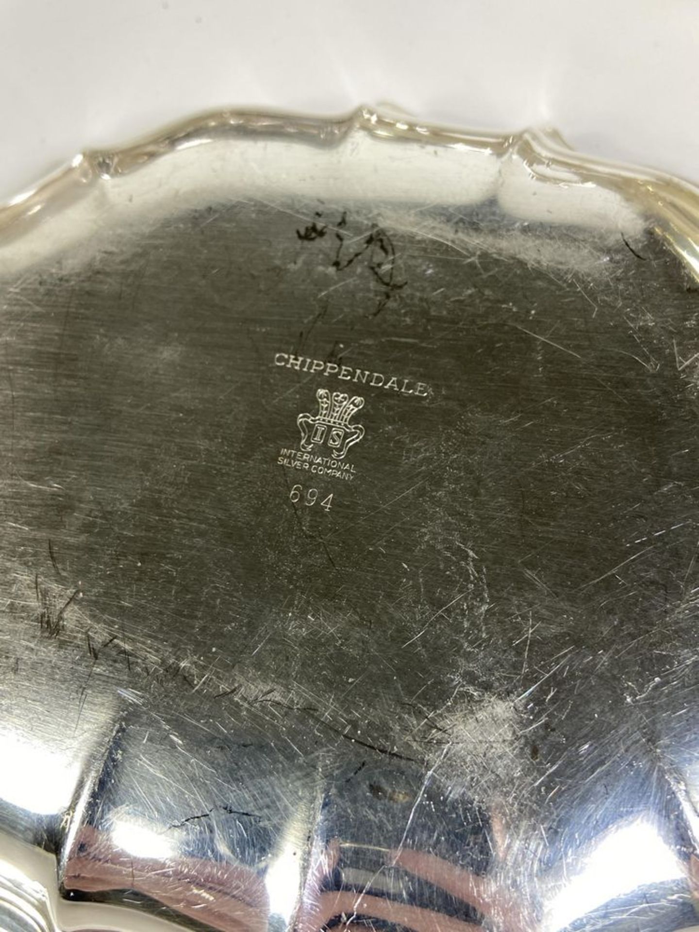 10 Silver Trays and Serveware, Chippendale Silver Company, Meriden Company, Crown Sterling Weighted, - Image 8 of 10