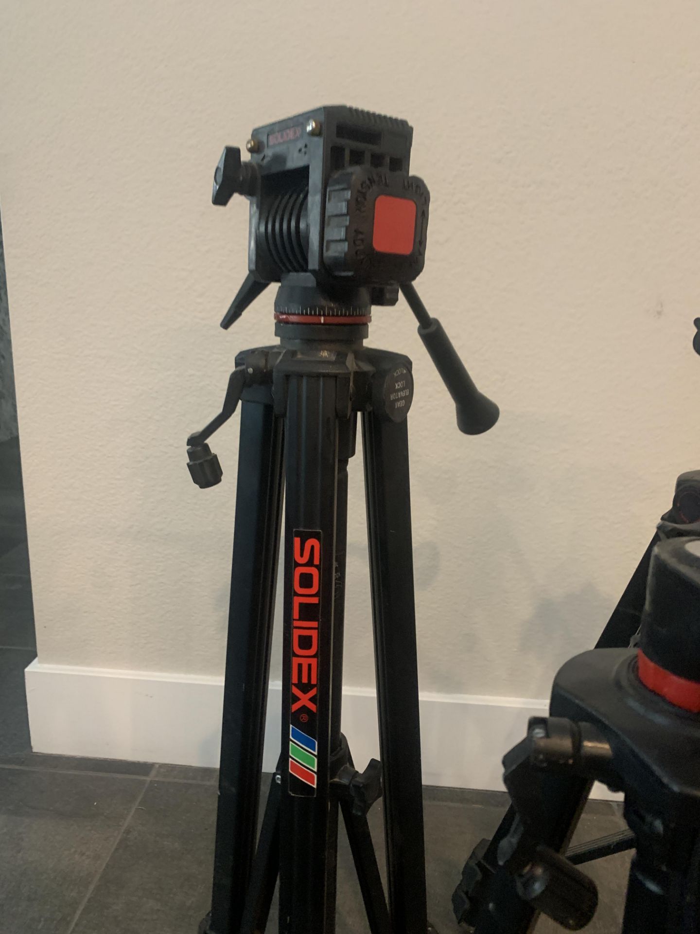 SOLIDEX PROFESSIONAL CAMERA FILMING TRIPODS - Image 2 of 3