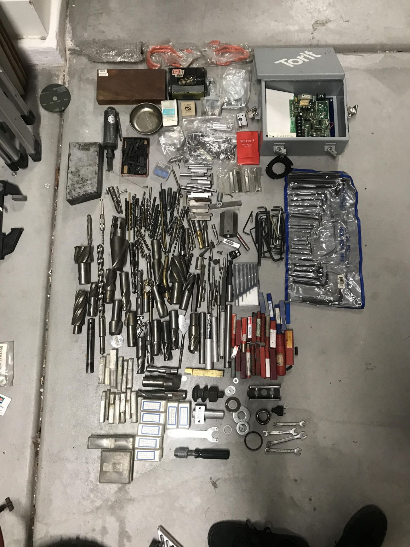 LOT OF ASSORTED TOOLING, DRILL HEADS, MISC DRILLING BORING TOOLS