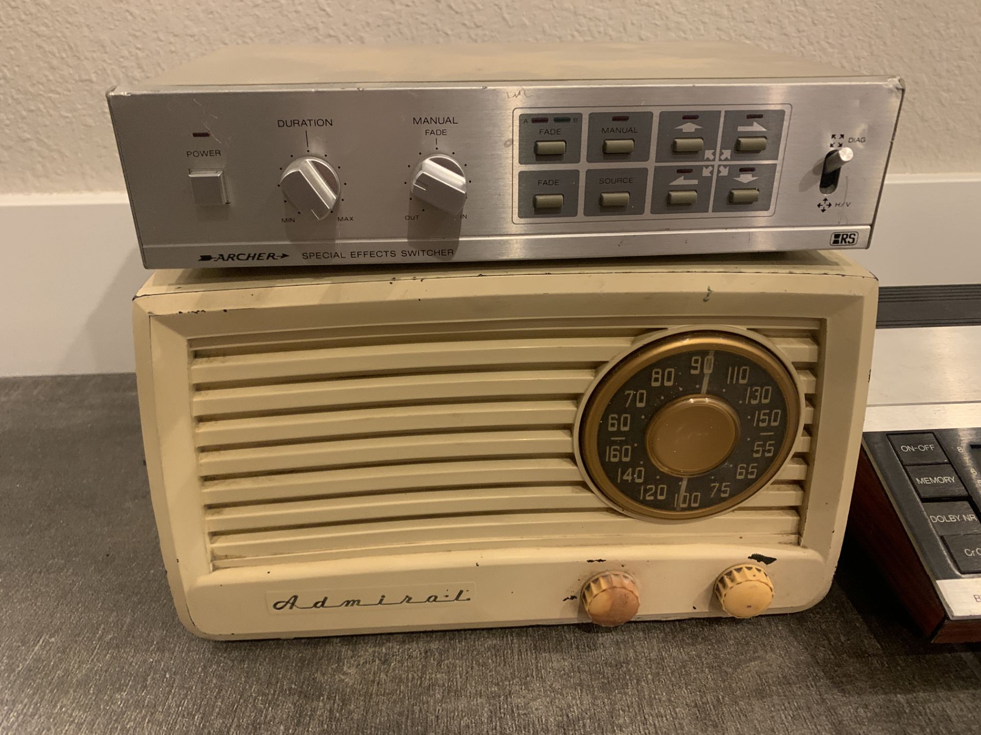 BANG & OLUFSEN VINTAGE BEOCORD 1900 , ARCHER SPECIAL EFFECTS SWITCHER, + ADMIRAL ANTIQUE RADIO - Image 3 of 3