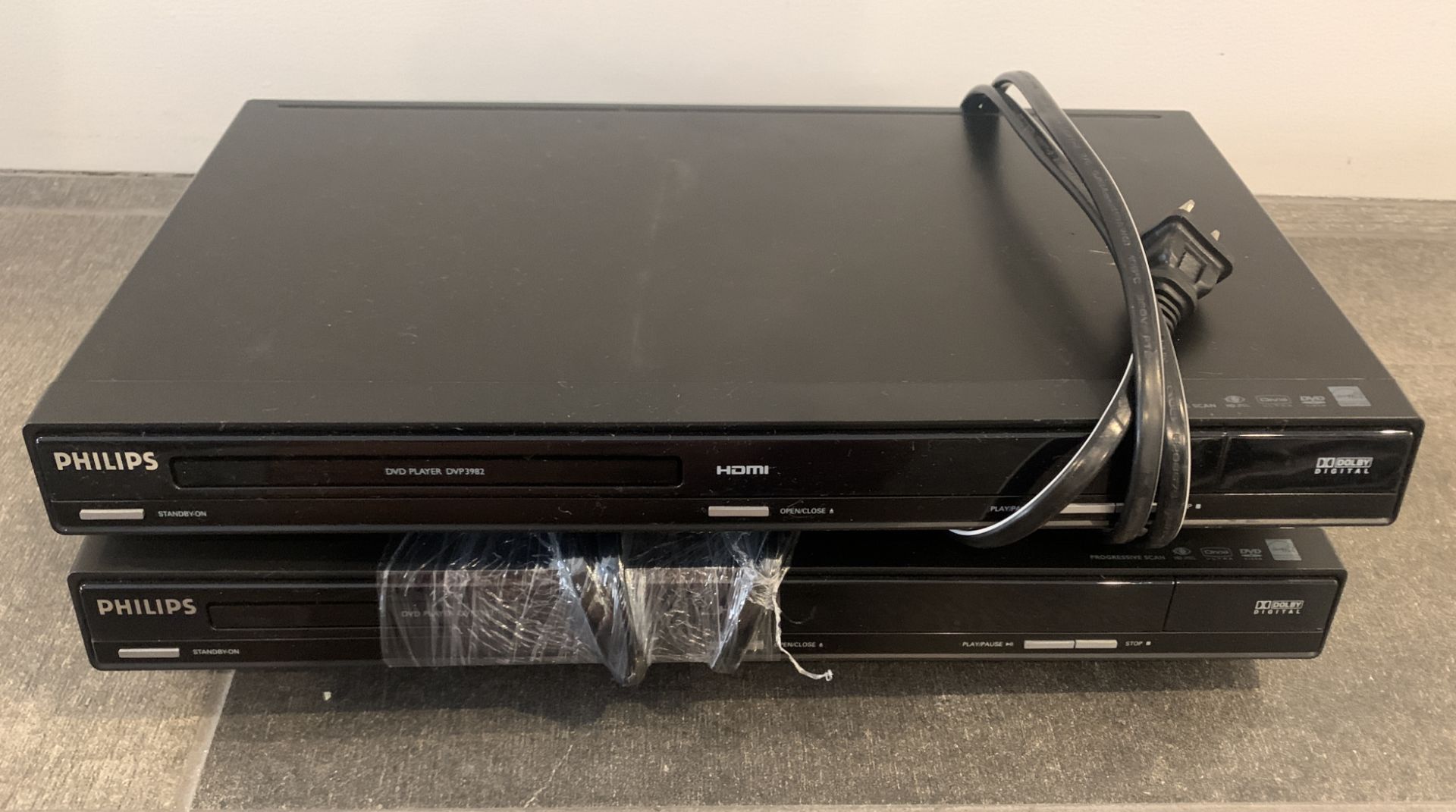 2 IDENTICAL PHILIPS DVD PLAYERS DVP3982/F7