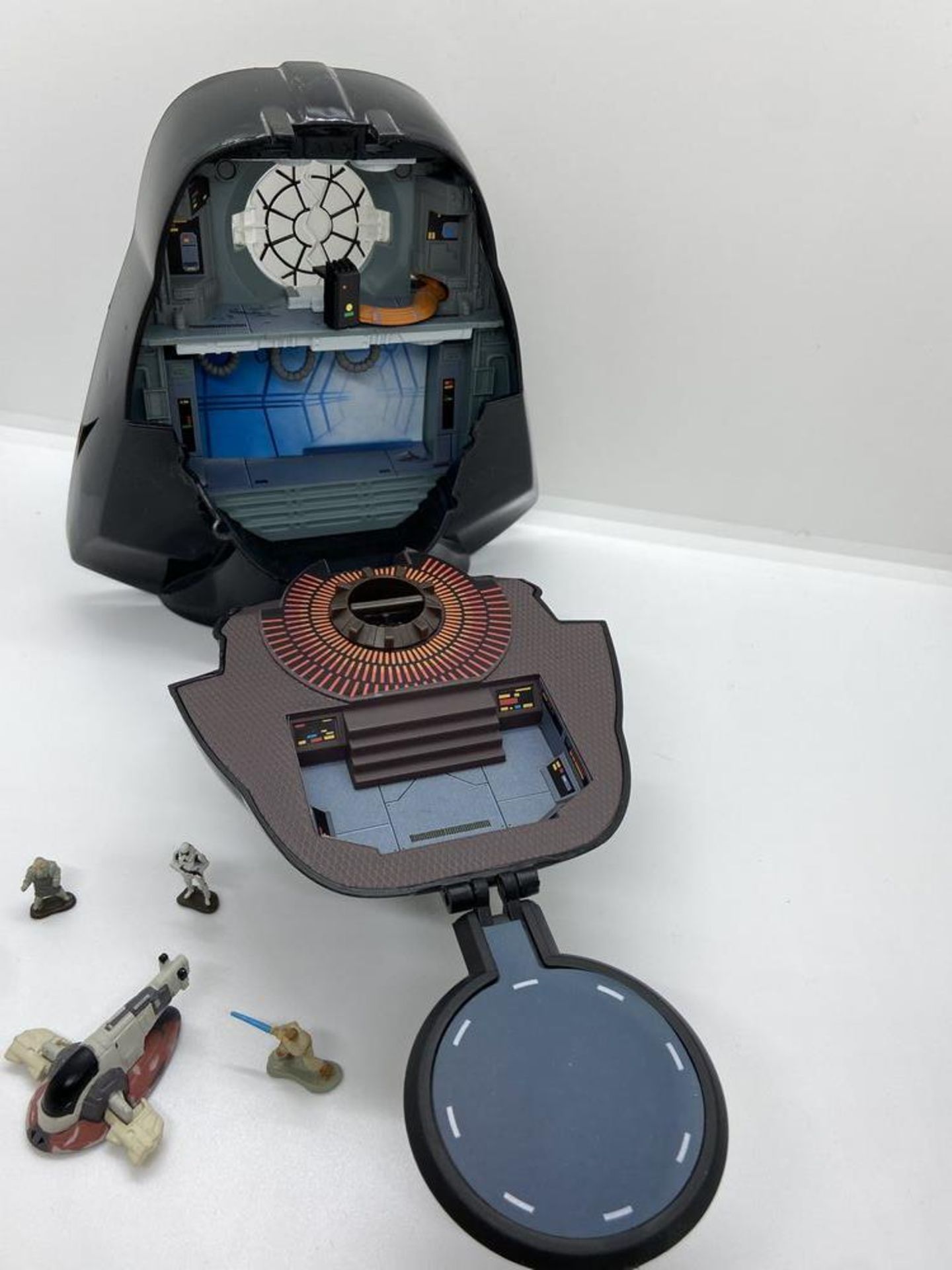 Star Wars Darth Vader MicroMachines Toy Playset dating back to the 1990s - Image 5 of 8
