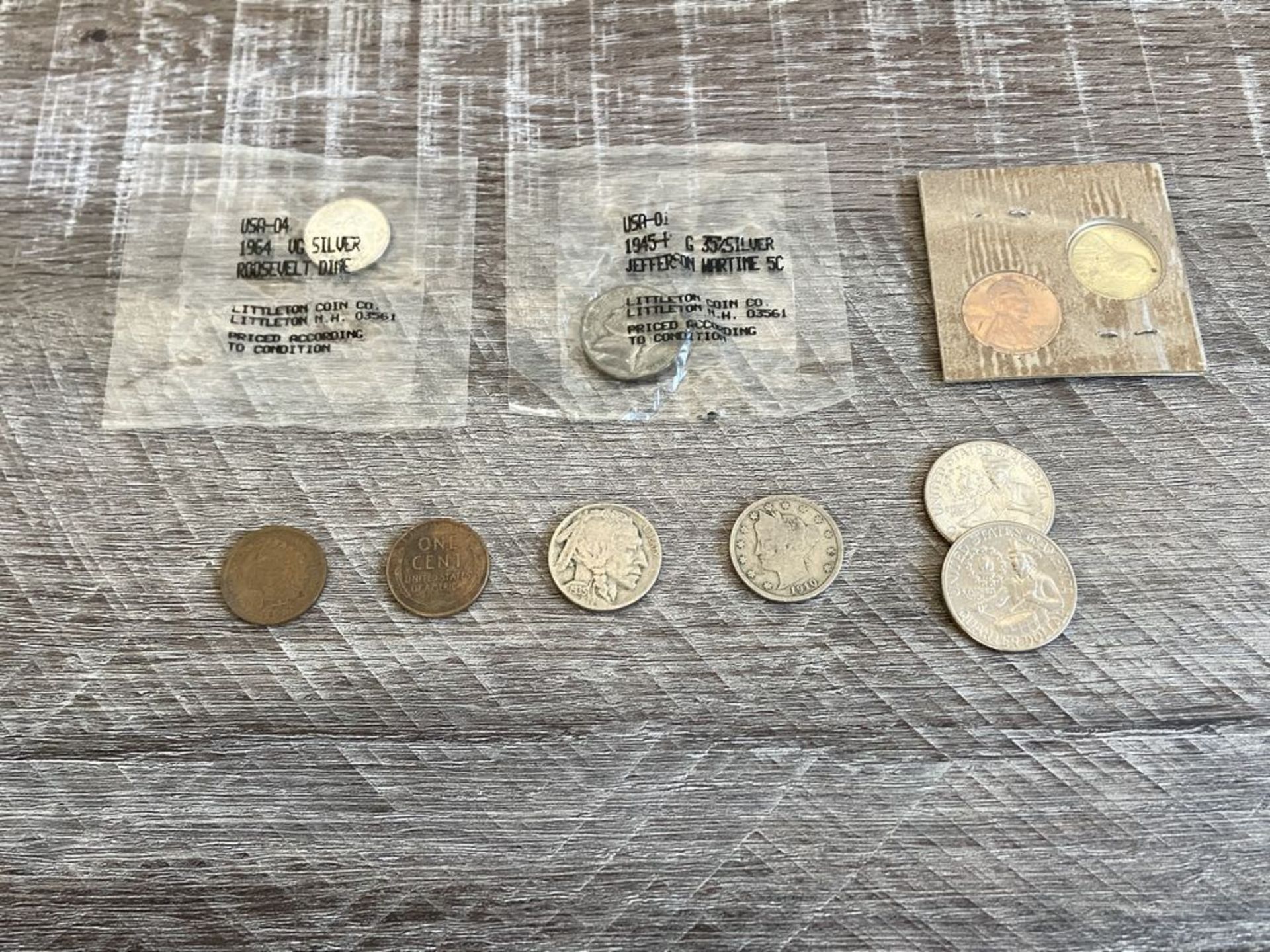 Collection of Old American Coins: Buffalo Nickle, Roosevelt Dime, Wheat Penny, Etc