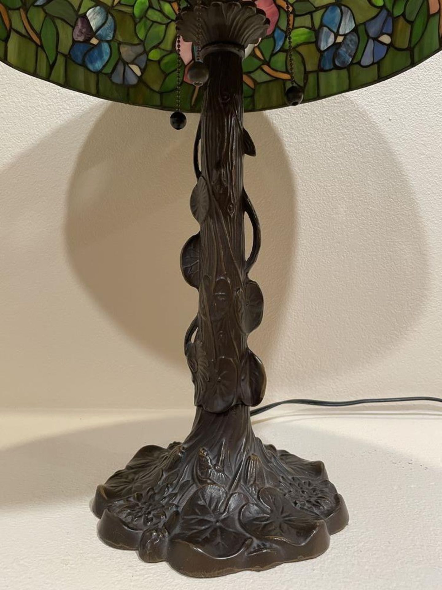 Tall Tiffany Style Lamp - 25 X 17" - Tested and working - Image 7 of 7