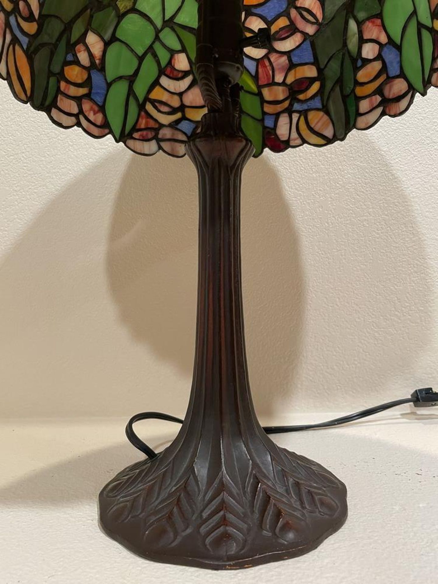 Shorter Tiffany Style Lamp - 21 x 14" - May need to be repaired, not turning on - Image 3 of 4