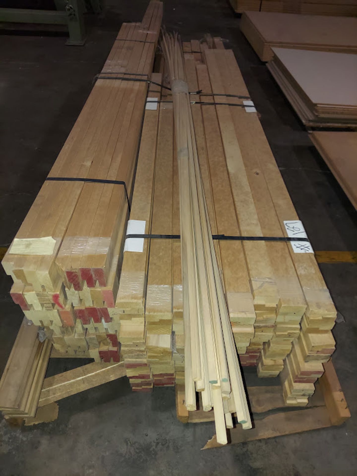 Pallet of Misc Molding, 4' to 12' Lengths