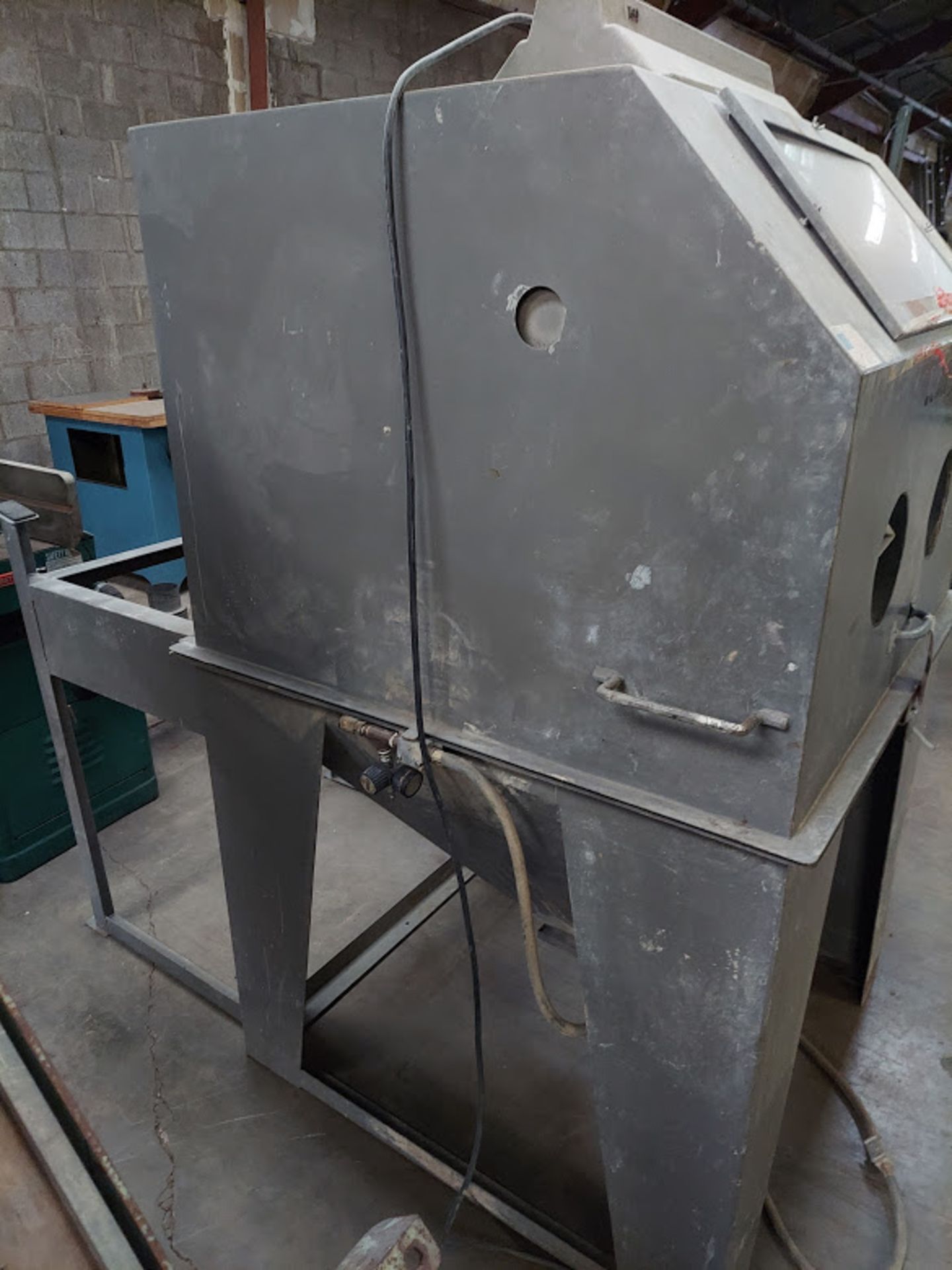 Ecoline 40" x 40" x 30" Free Standing Sand Blasting Cabinet - Image 4 of 4