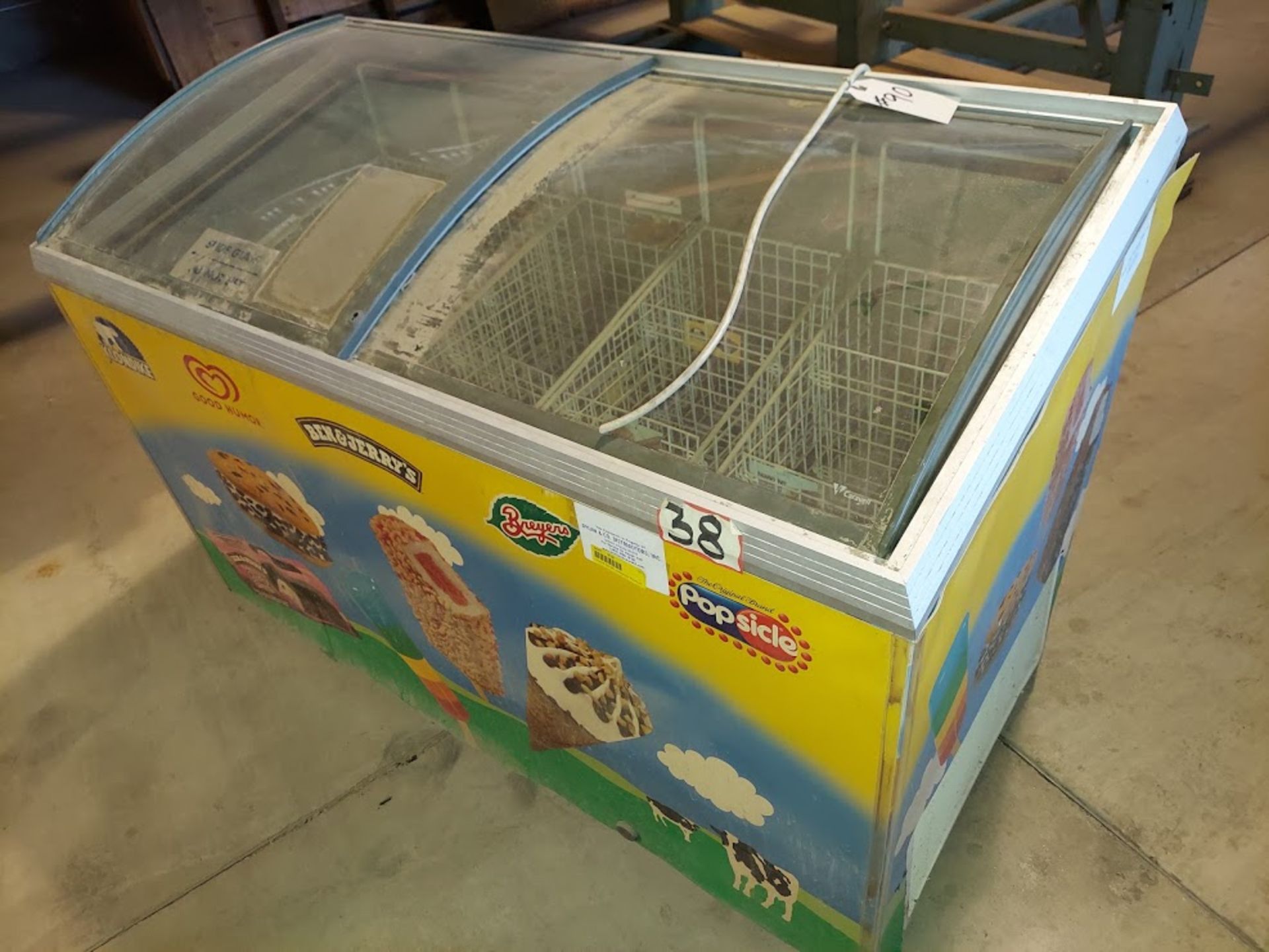 Caravell ice cream cooler Model # 406.995 on wheels