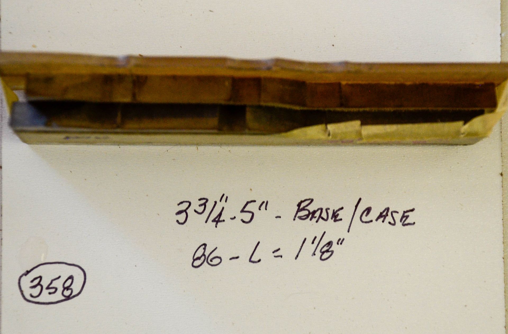 Moulding Knives, 3-3/4"- 5" Base/Case, 86 - L = 1-1/8", Dull, Knives are in Good Condition and R - Image 2 of 2