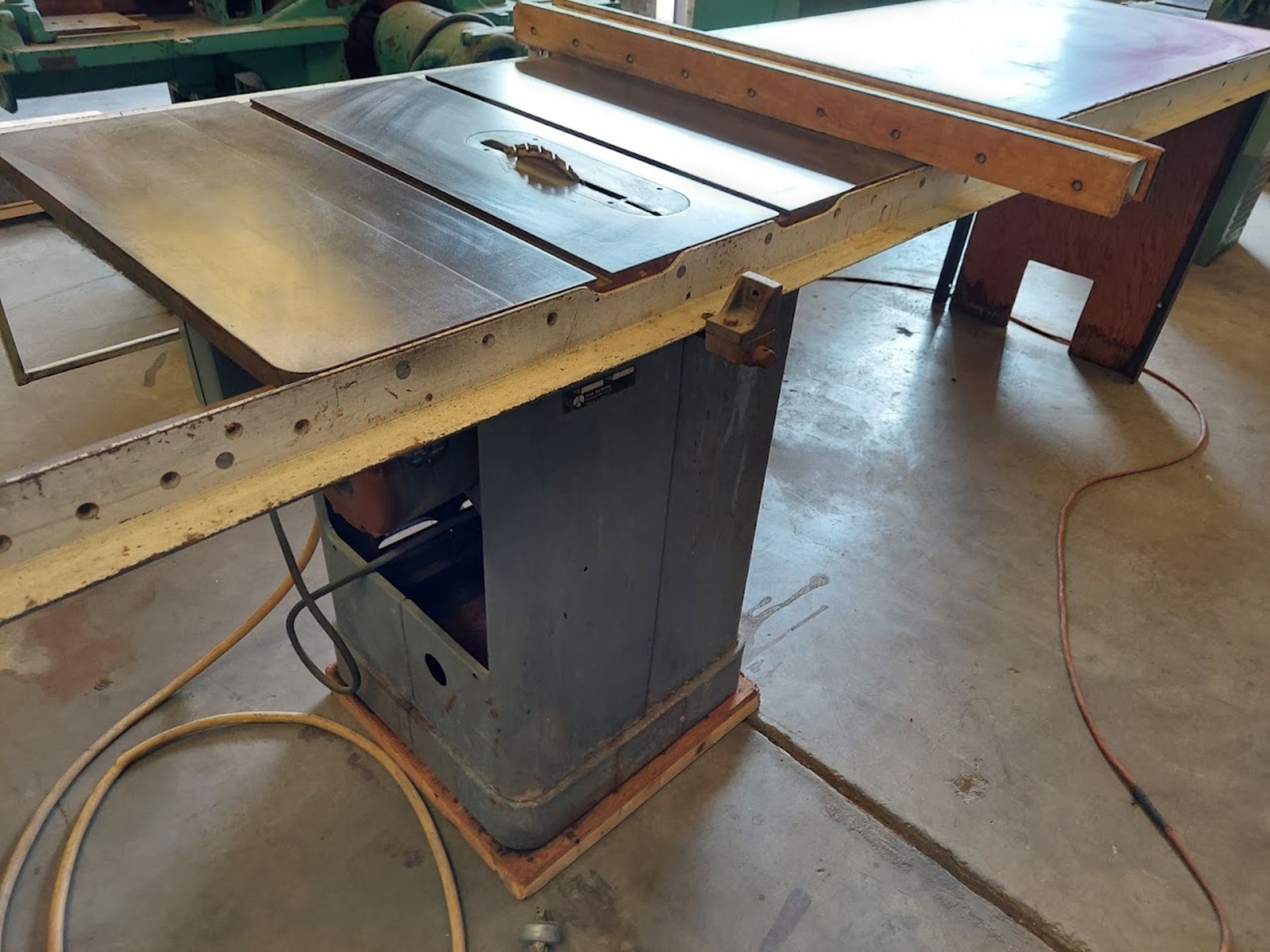 Rockwell 10" Unisaw Table Saw, Model #34-461, 3 hp 230/460 volt 3ph Motor, Biesemeyer 77" Rails & - Image 4 of 5