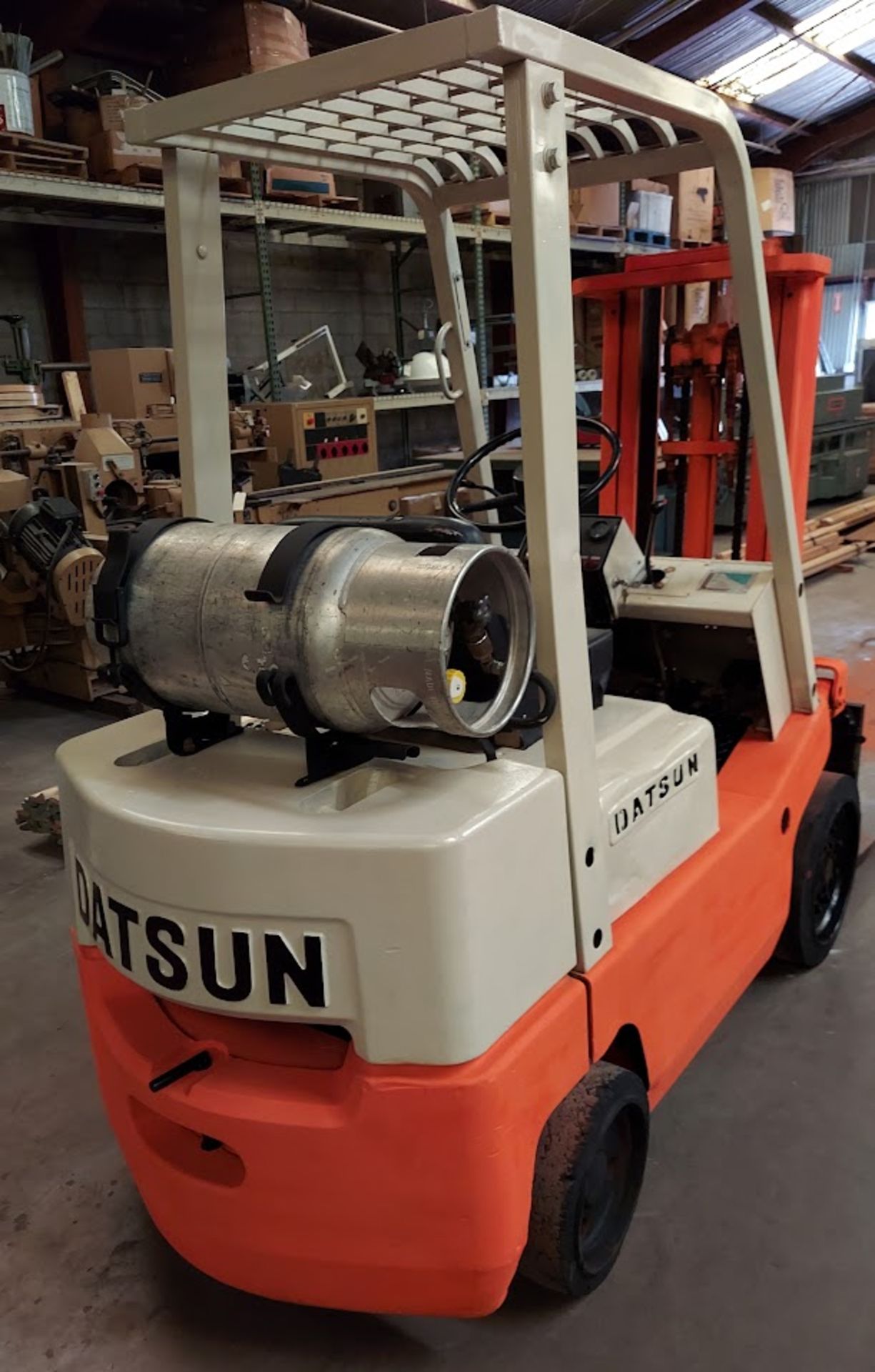 Datsun 5000 LBS Forklift, Model #CPF02, Drives Forward & Reverse, the mast raises & lowers. - Image 5 of 14