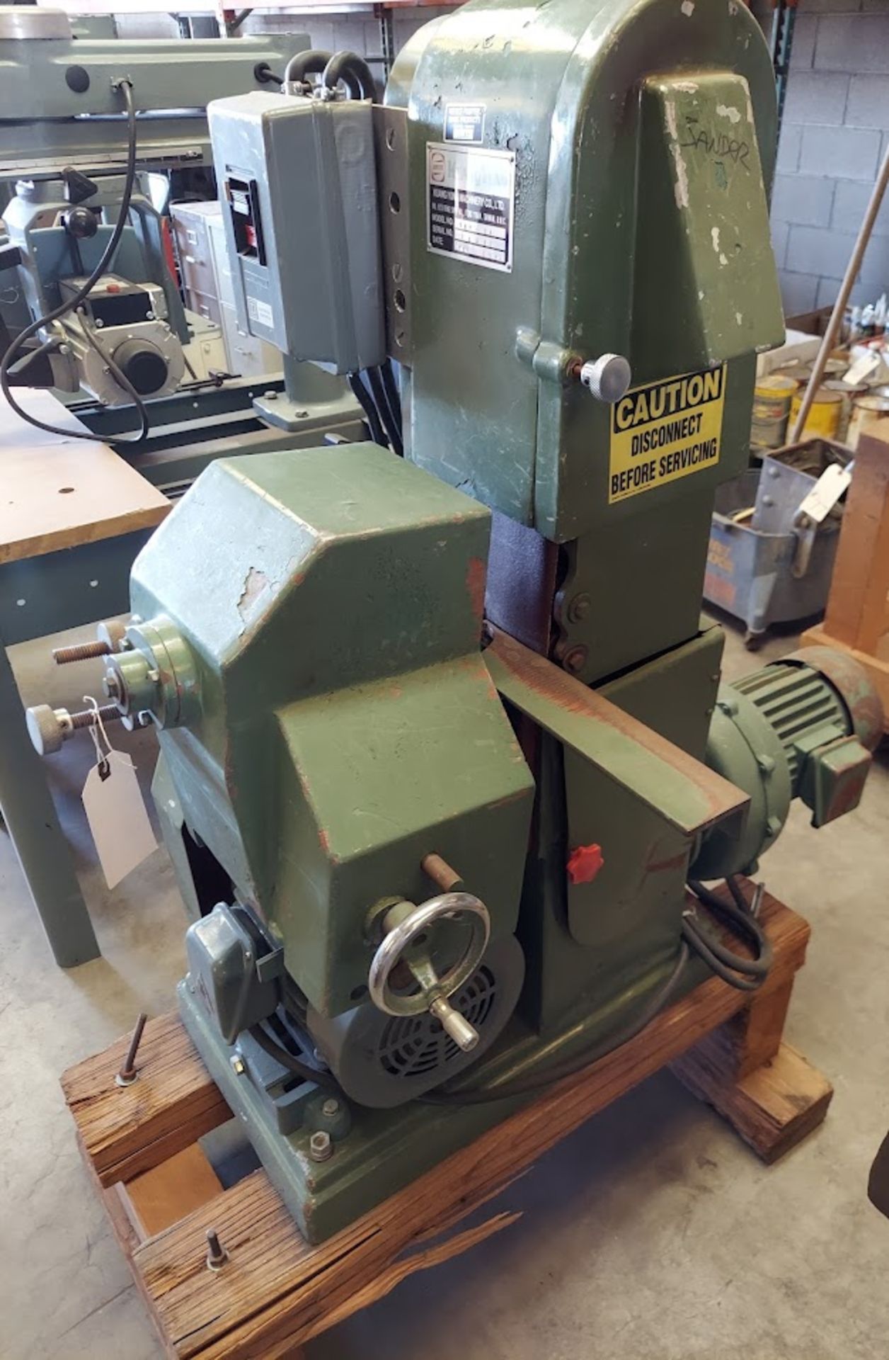 Kuang Yung Round Pole Belt Sander, 6" x 72" Belt, 3 hp 220 volt 3ph Motors - Image 2 of 4