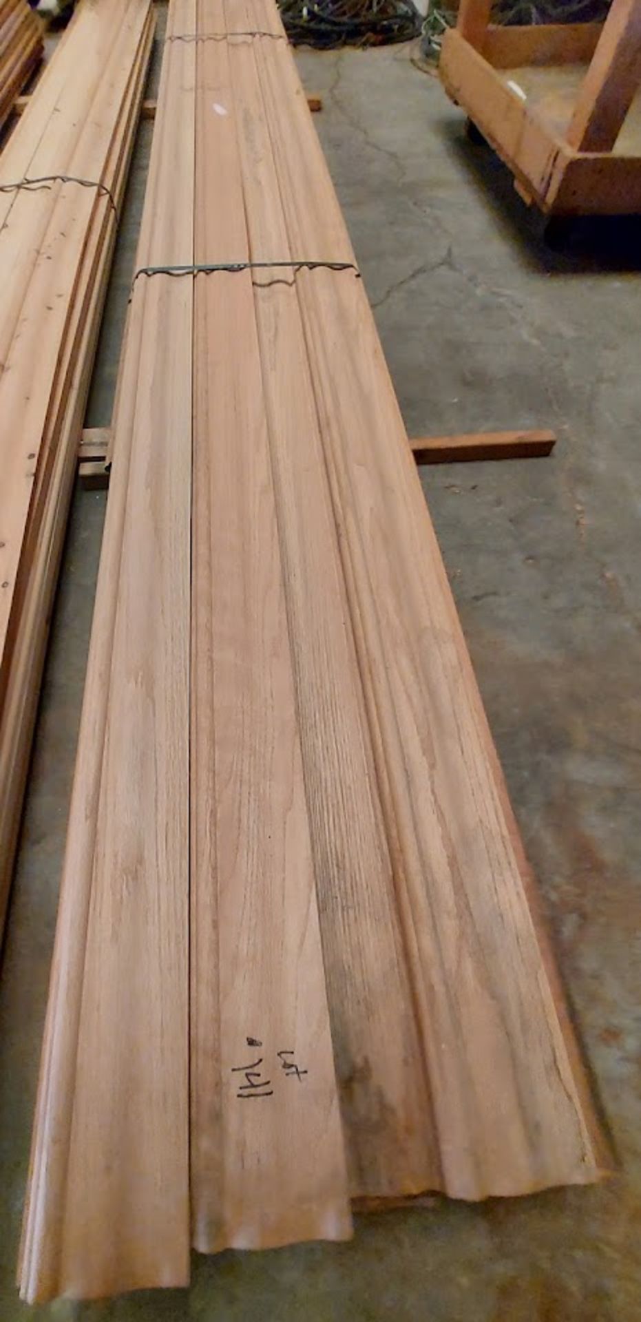 5" Red Oak Molding 14' Lengths - Image 2 of 2