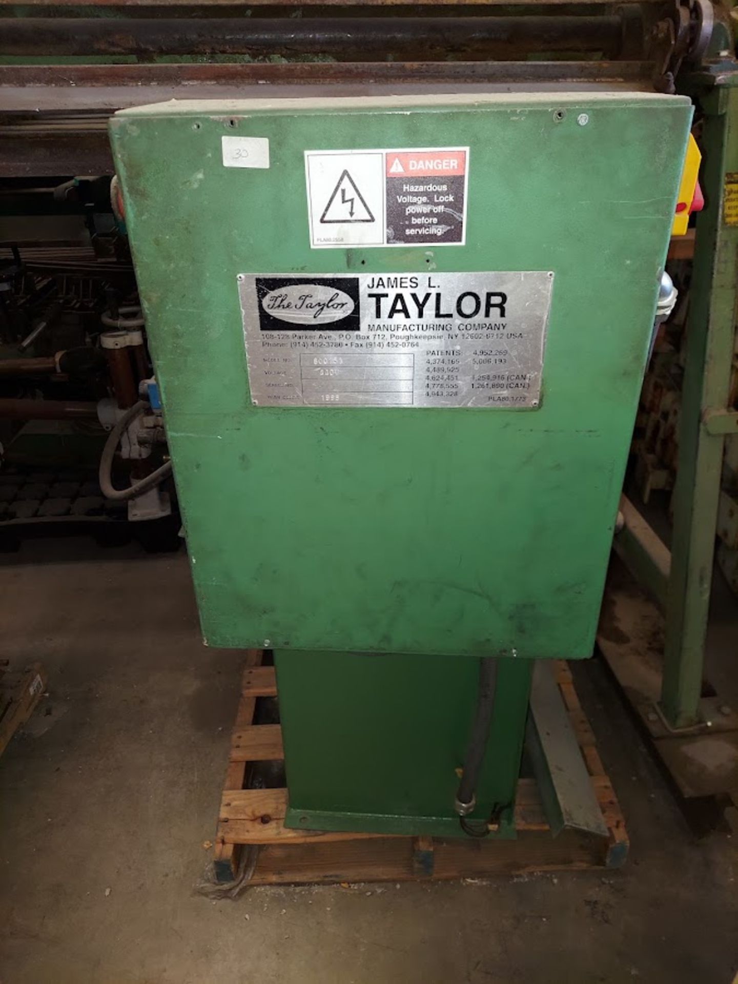 Taylor 40 Station Hydraulic Clamp Carrier with Flattener, 3 Pallets of Clamps, Clamp is Disassembled - Image 11 of 12