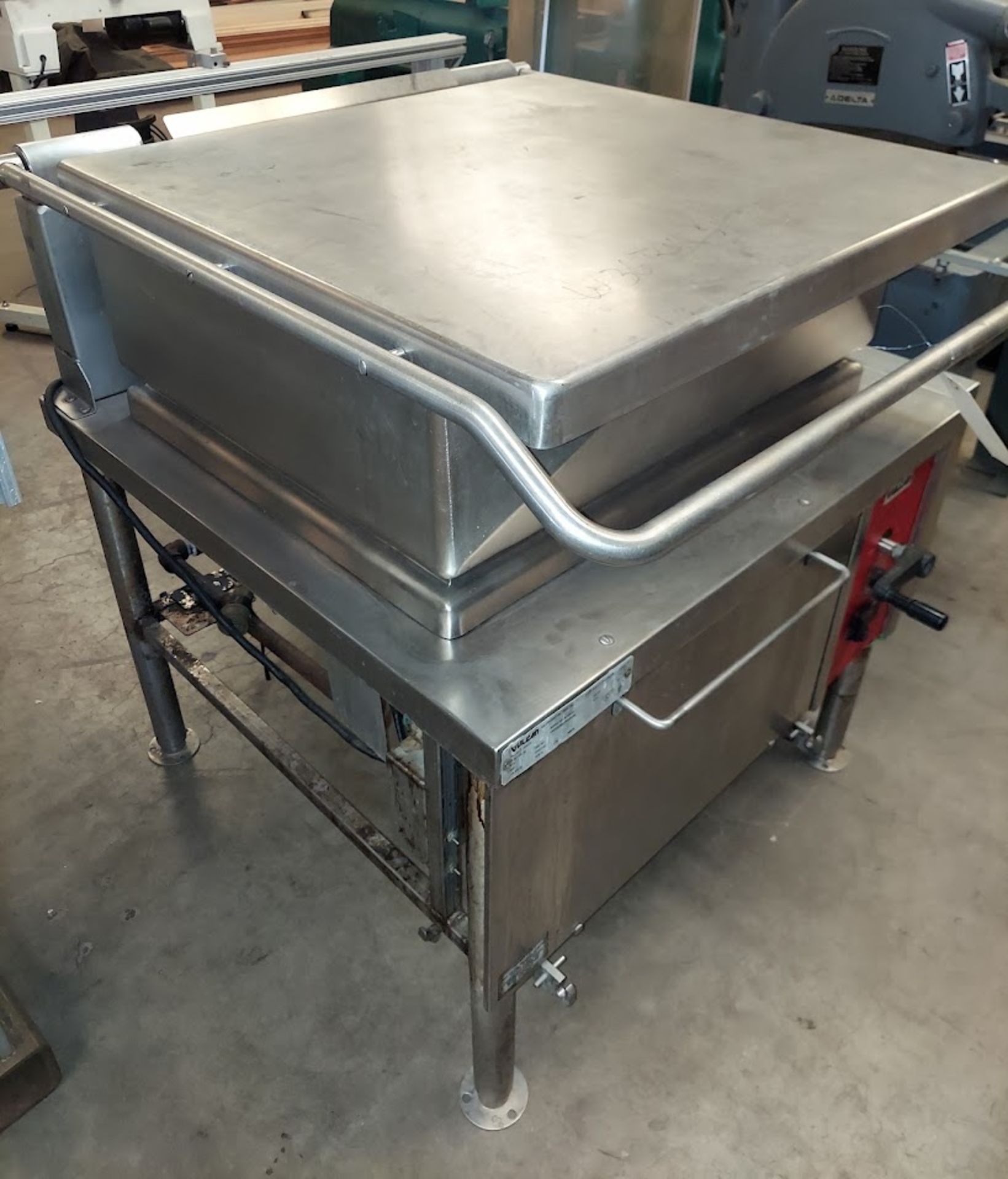 Vulcan Food Service VG30 30 Tilt Skillet Open Base with Faucet 115 Volt - Image 2 of 5