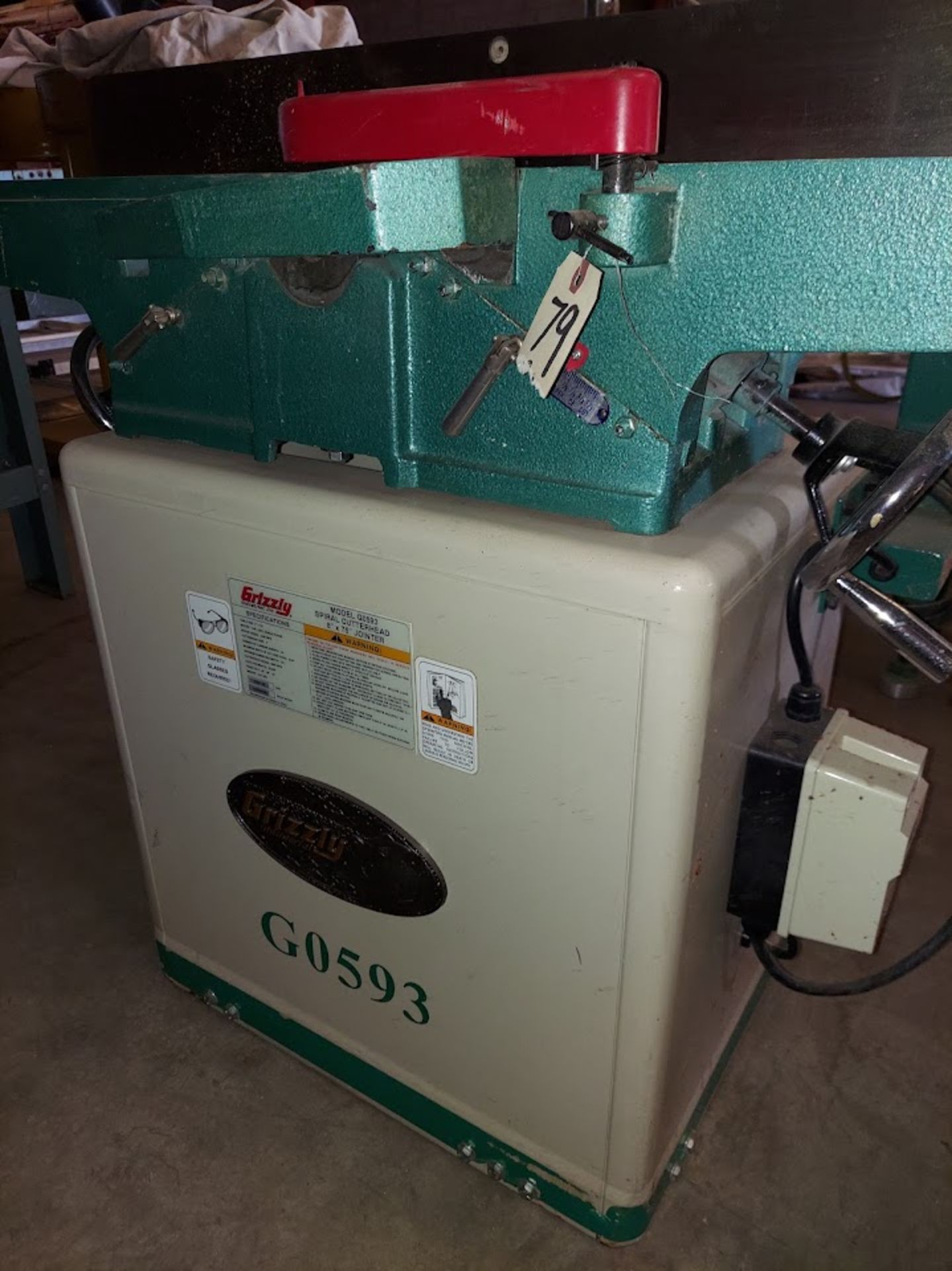 Grizzly 8" Wood Jointer, Model #G0593, Spiral Cutter Head, Motor is 2 HP 110/220 Volt 1ph - Image 3 of 5