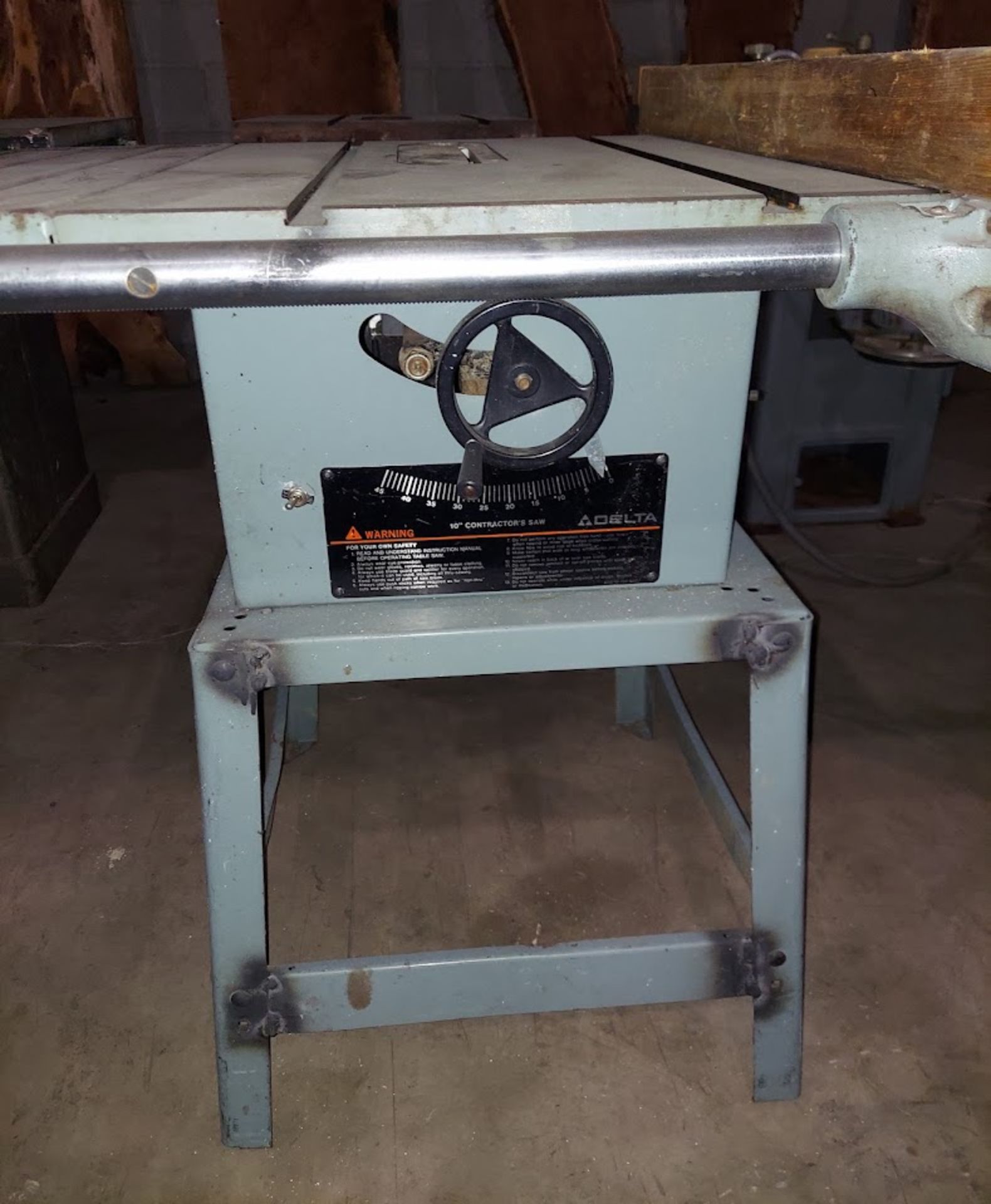 Delta 10" Contractor Table Saw, Model #34-444, 25" Rails & Fence, Motor is 1.5 HP 115/230 Volt 1ph - Image 2 of 3