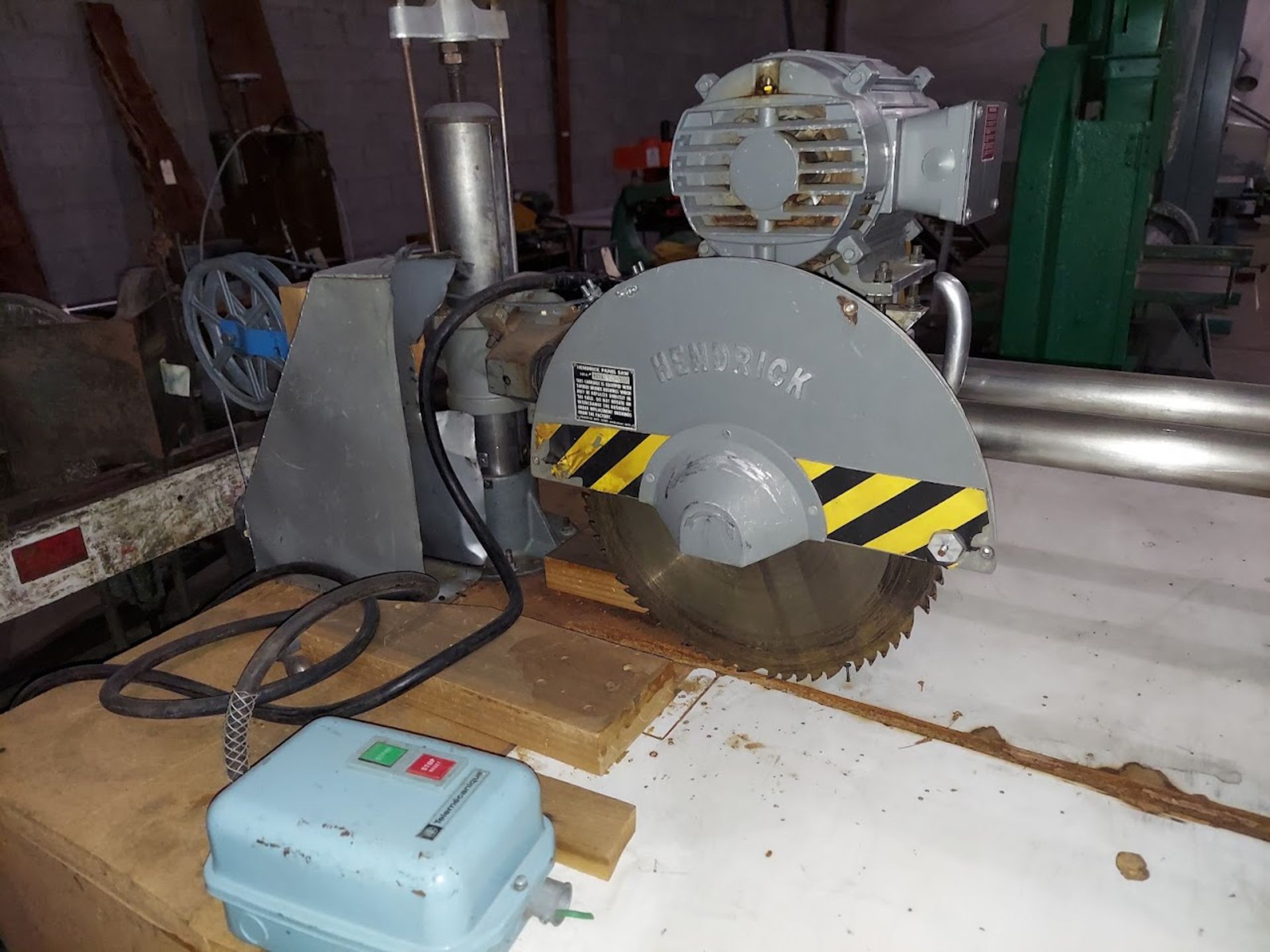 Hendrick 16" Radial Arm Saw, Motor is 5 HP 230/460 Volt 3ph - Image 2 of 3