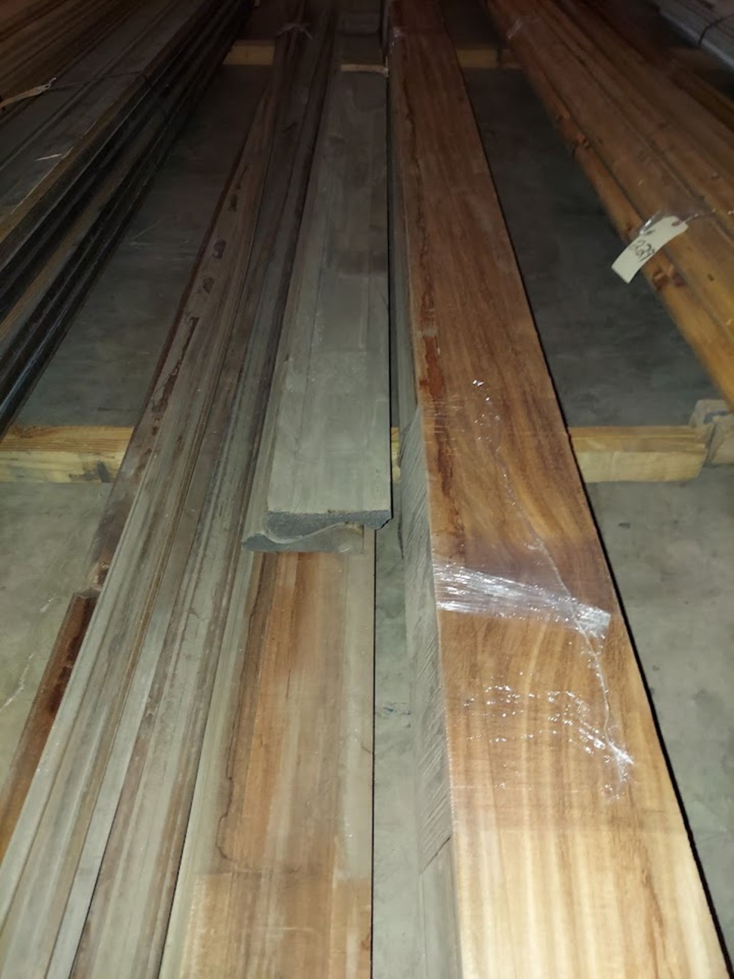 Lot of African Mahogany Molding, Up to 17' Long - Image 3 of 3