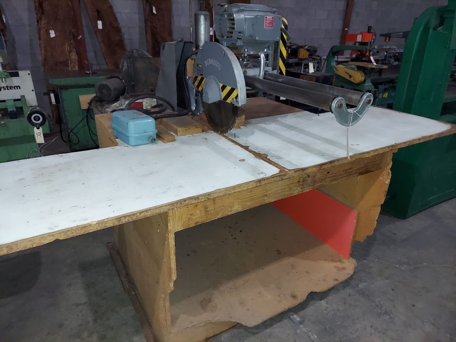 Hendrick 16" Radial Arm Saw, Motor is 5 HP 230/460 Volt 3ph - Image 3 of 3