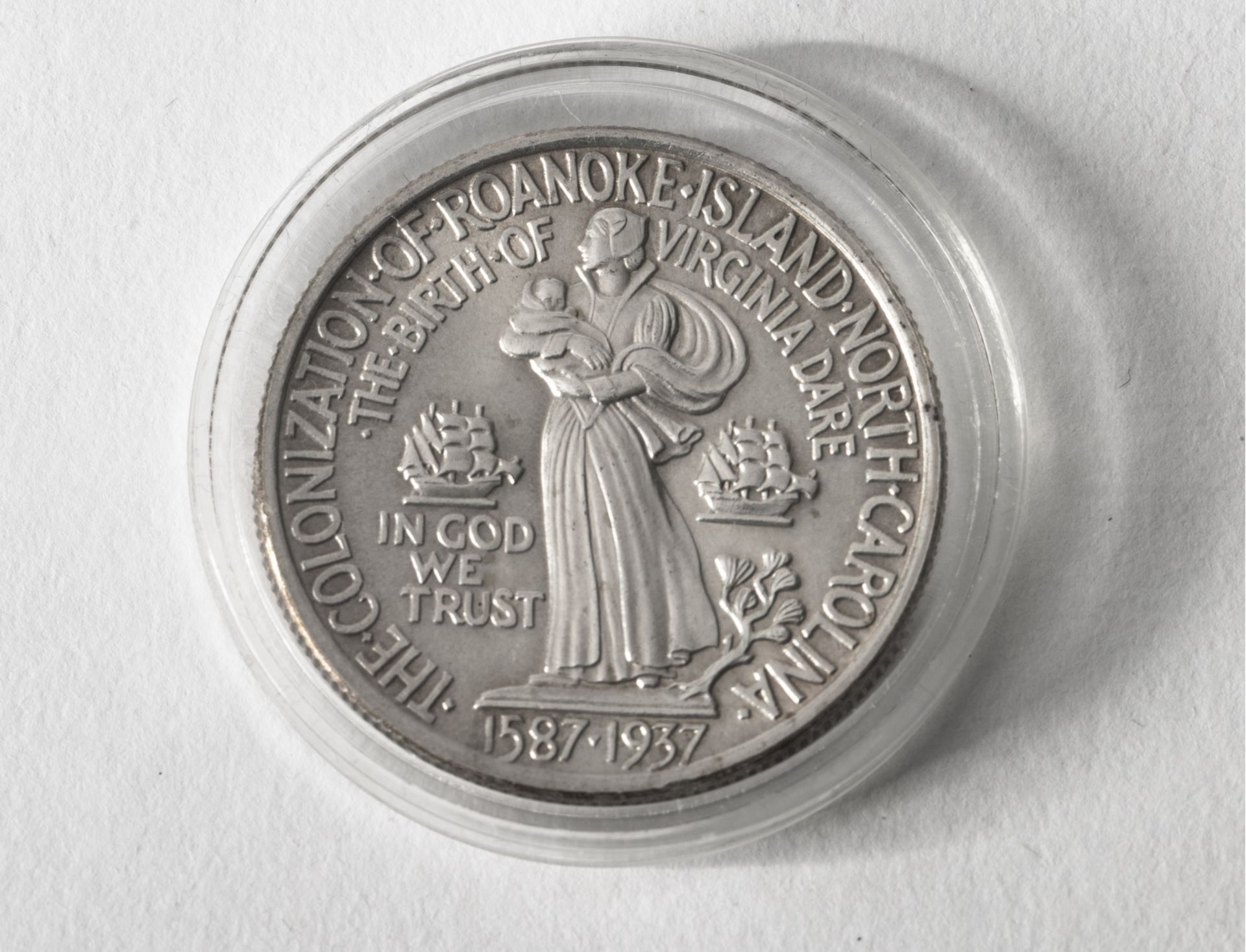 1/2 Dollar USA. 1937. North Carolina. The Colonialization of Roanoke Island. 1587-1937. - Image 2 of 2