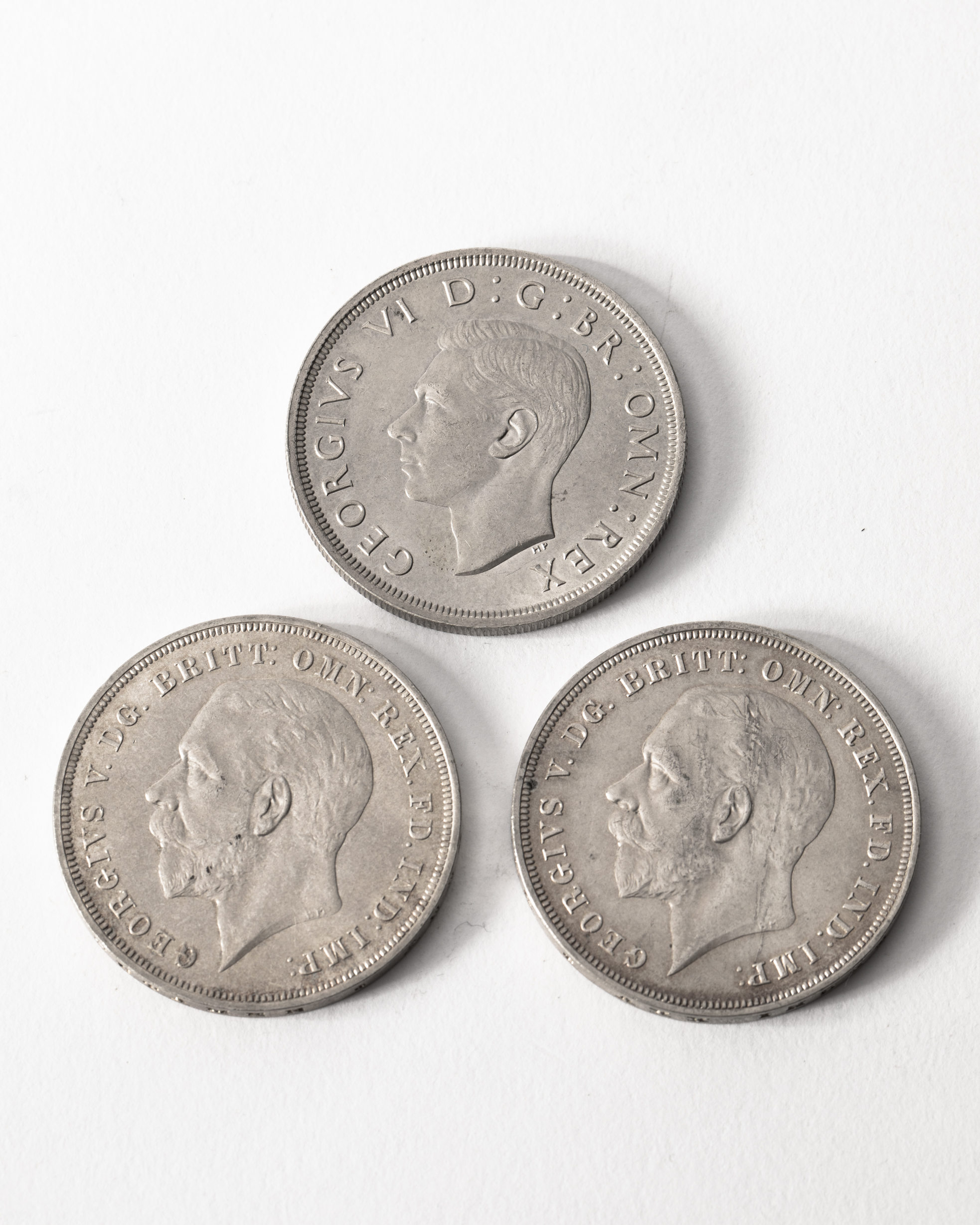 3x Crown Silver. 2x Great Britain 1935,1937. 1x Australia