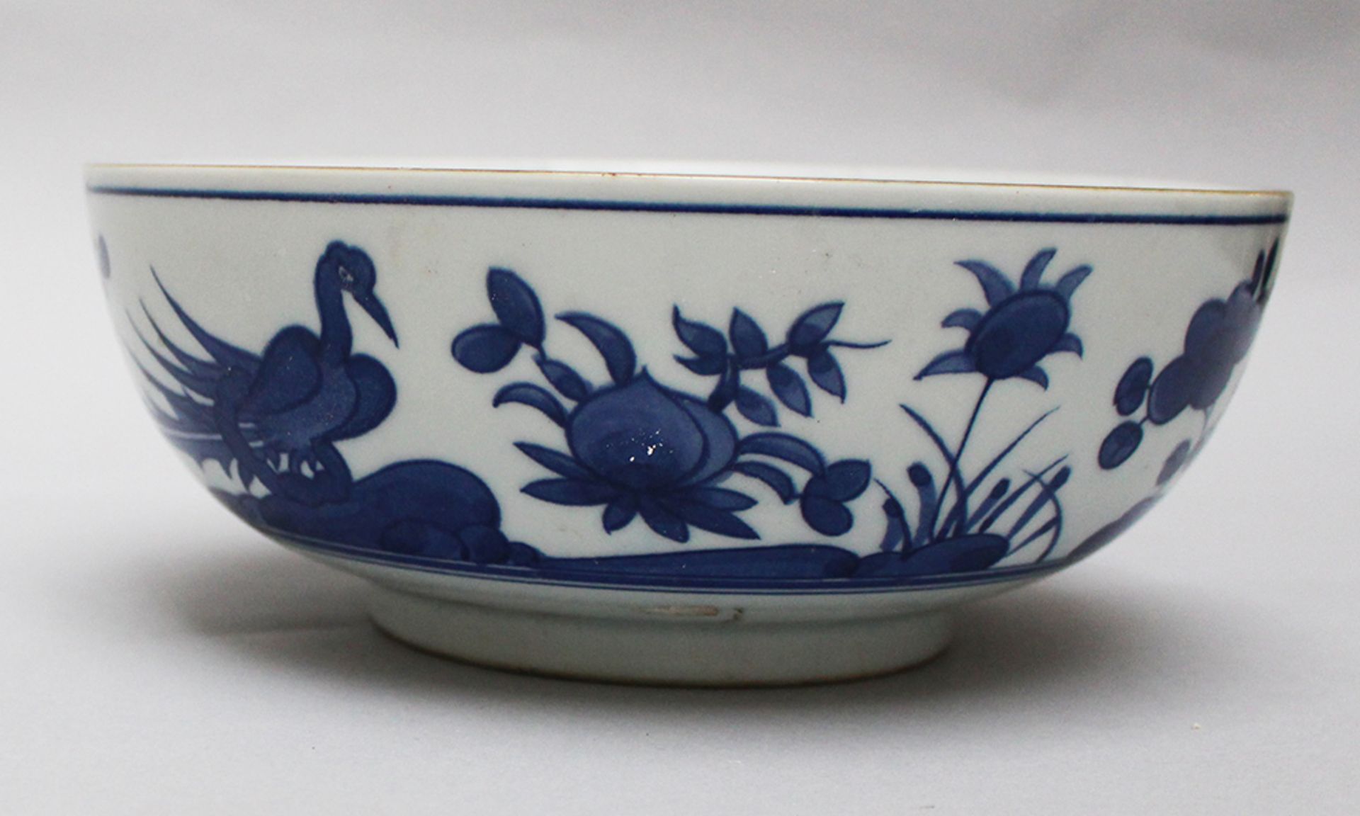 Chinese porcelain bowl , blue and white painted 18/19th Century. 18 cm height 20cm diameter - Bild 3 aus 3