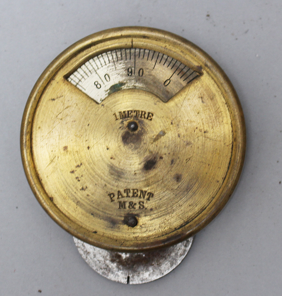 Textile measure Instrument around 1900. 6.5 cm