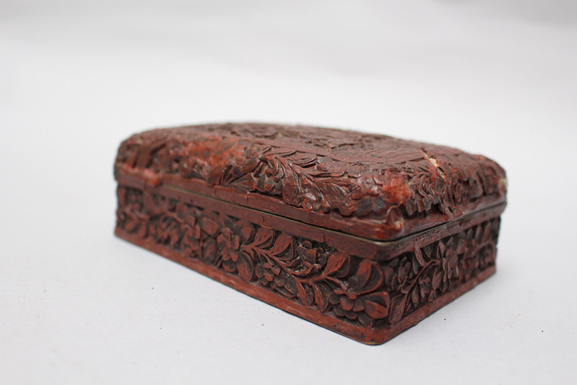 Chinese laquer box, curved, six sign mark. 14x9.5 cm height 6 cm - Image 3 of 3