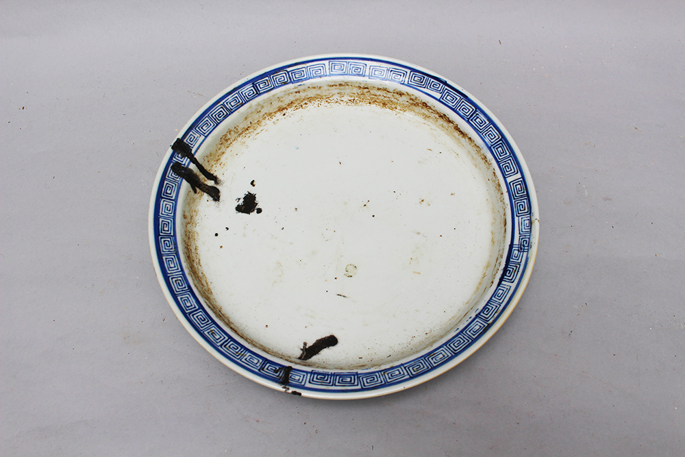 Chinese porcelain dish , blue painted on white ground glazed, six sign mark on the bottom, Minq
