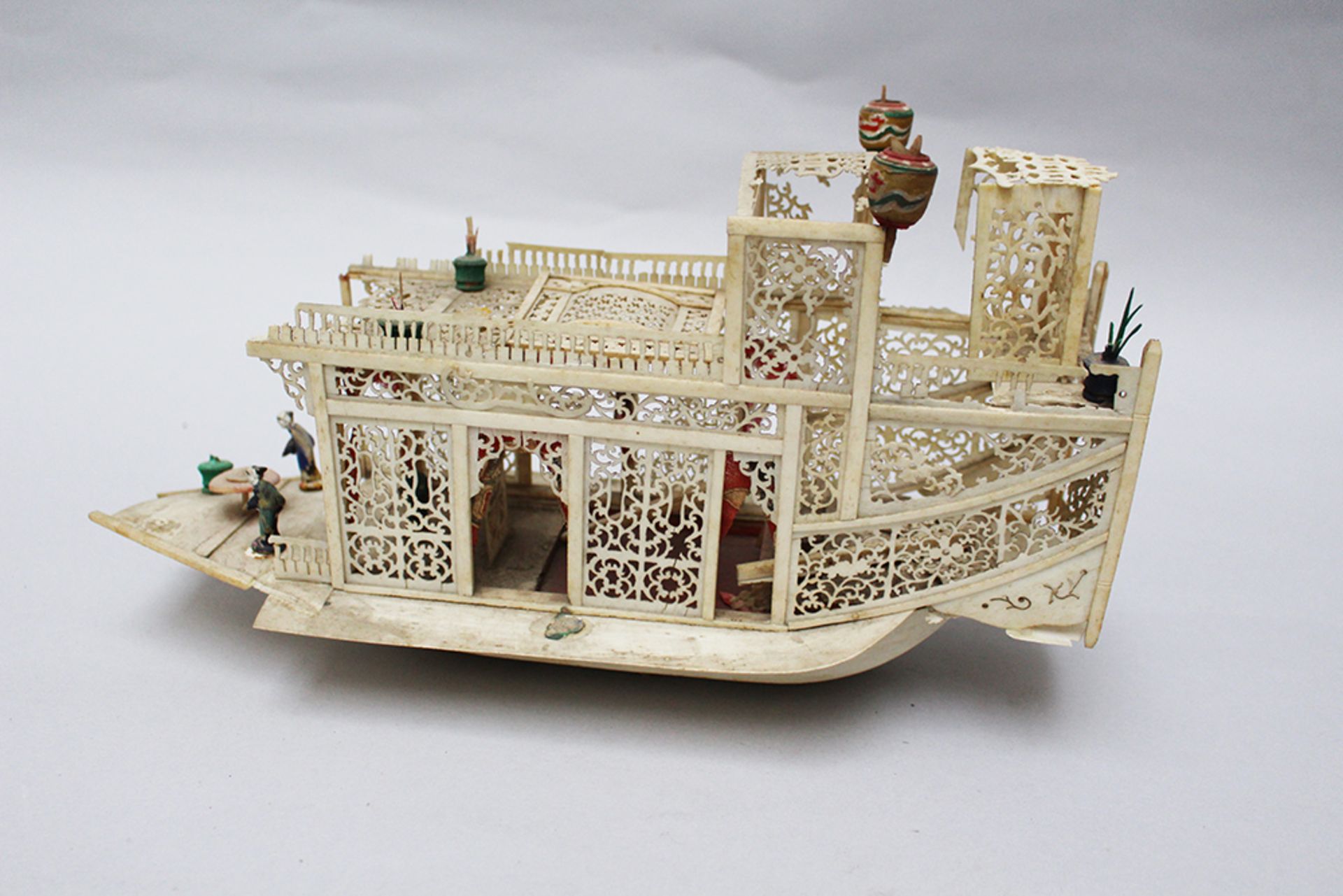 Chinese Concubine boat, I. With outsawed ornaments , 19th Century. 35x20cm