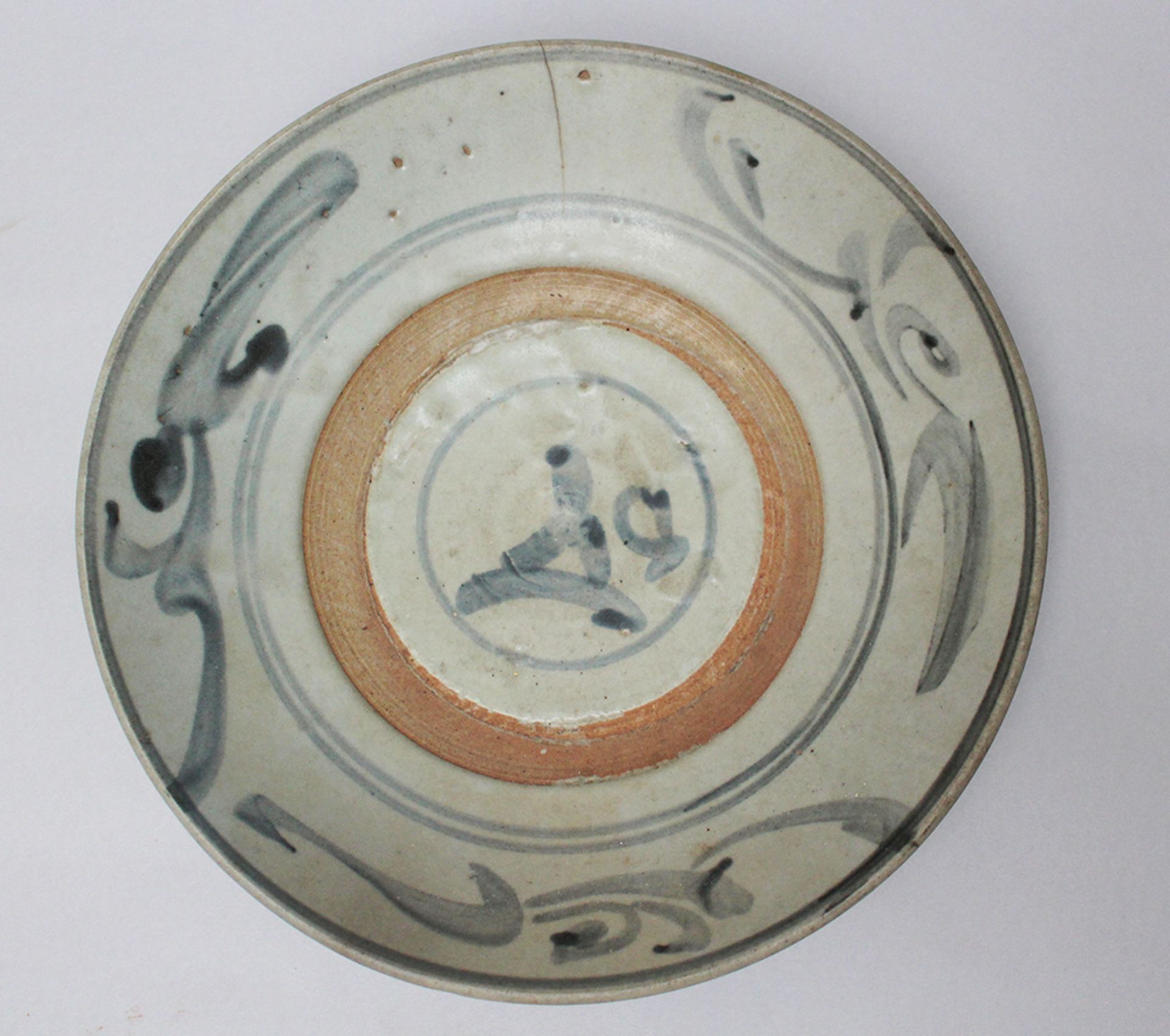 Ming porcelain dish. 27 cm diameter