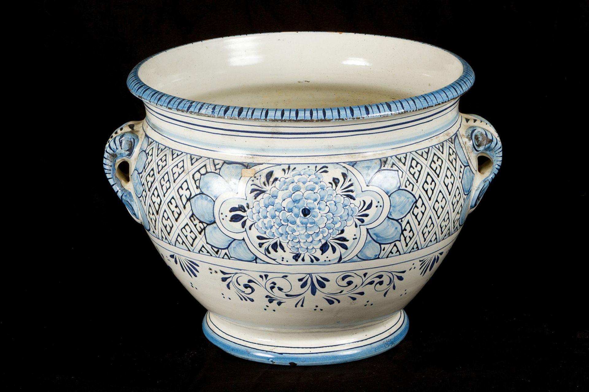 Italian Majolica pot