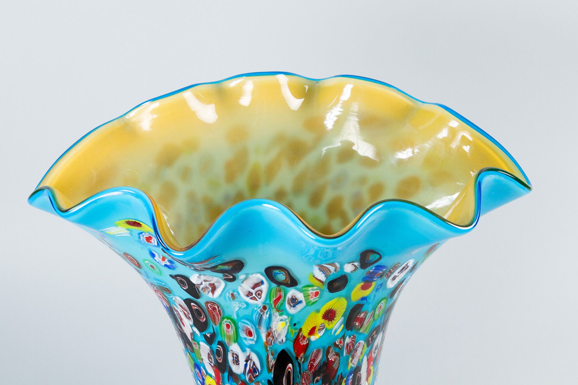 Murano glass vase - Image 2 of 3