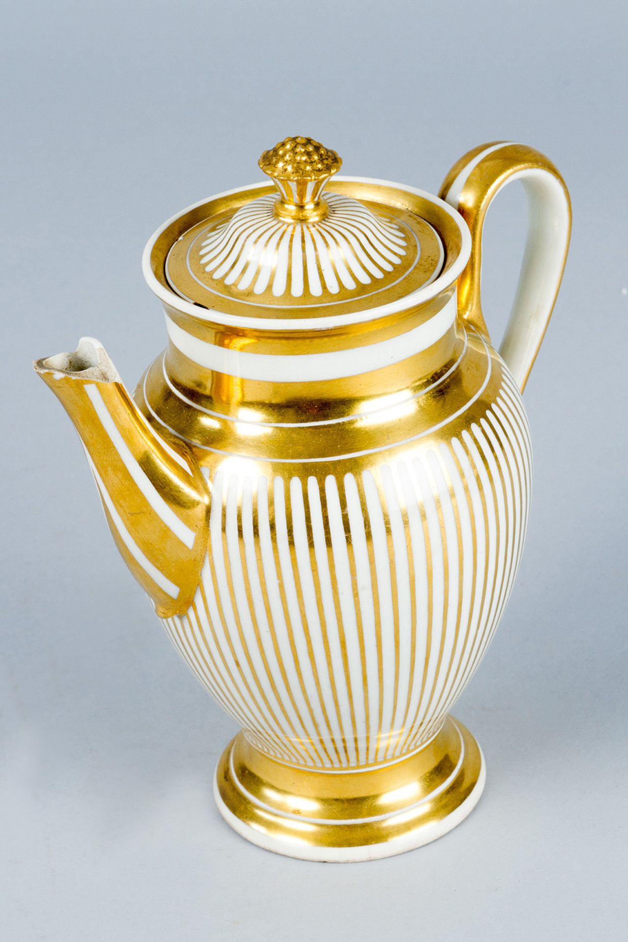 Vienna porcelain pot - Image 2 of 3