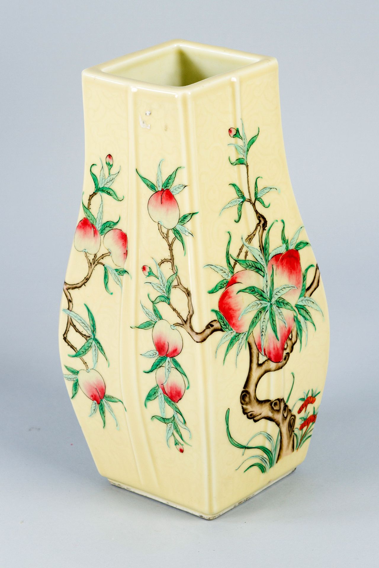 Pair of Chinese porcelain vases - Image 2 of 3