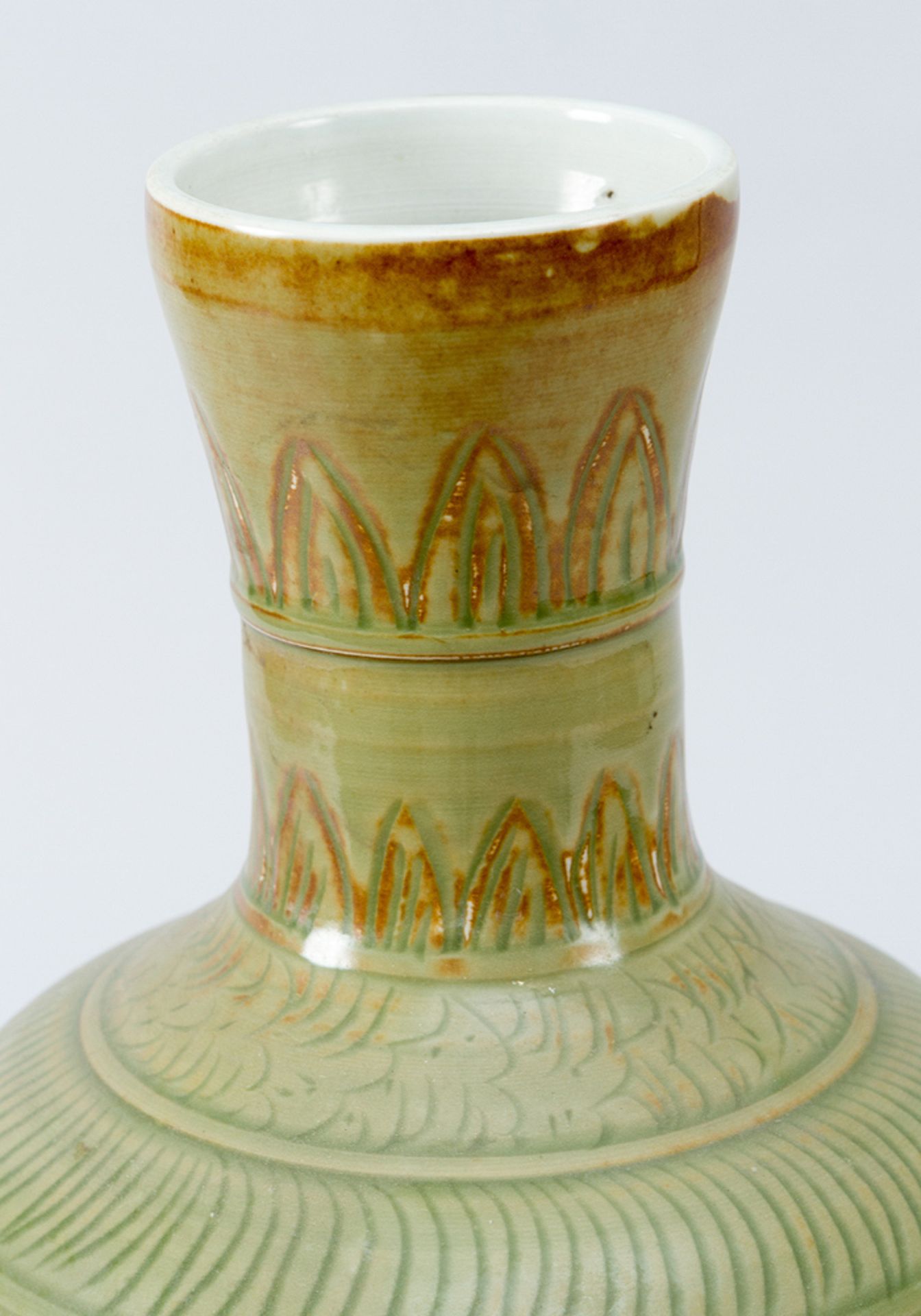 Chinese Porcelain Vase - Image 2 of 3