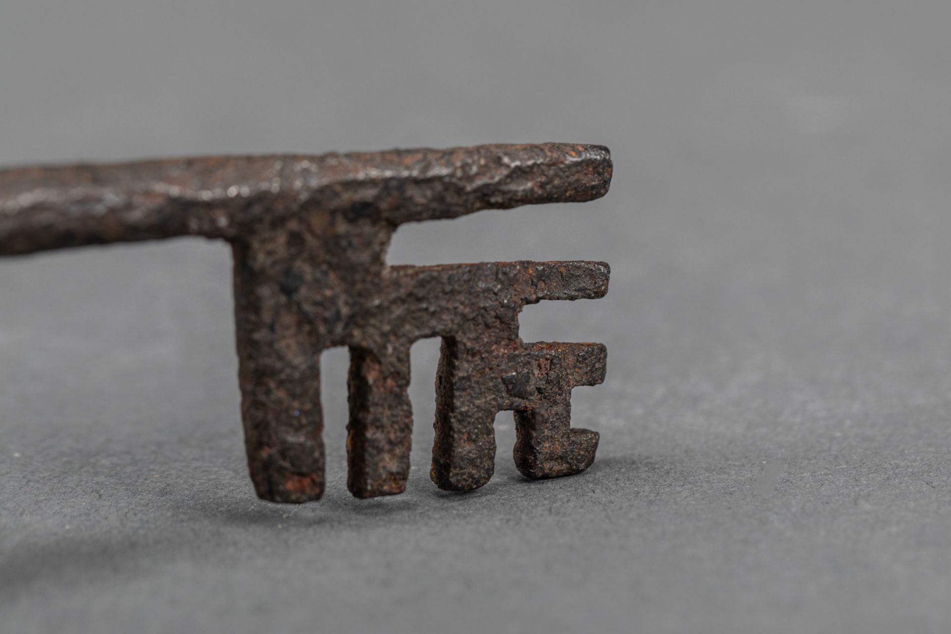 Forged key, iron 9,5 cm 15.17. century - Image 3 of 3