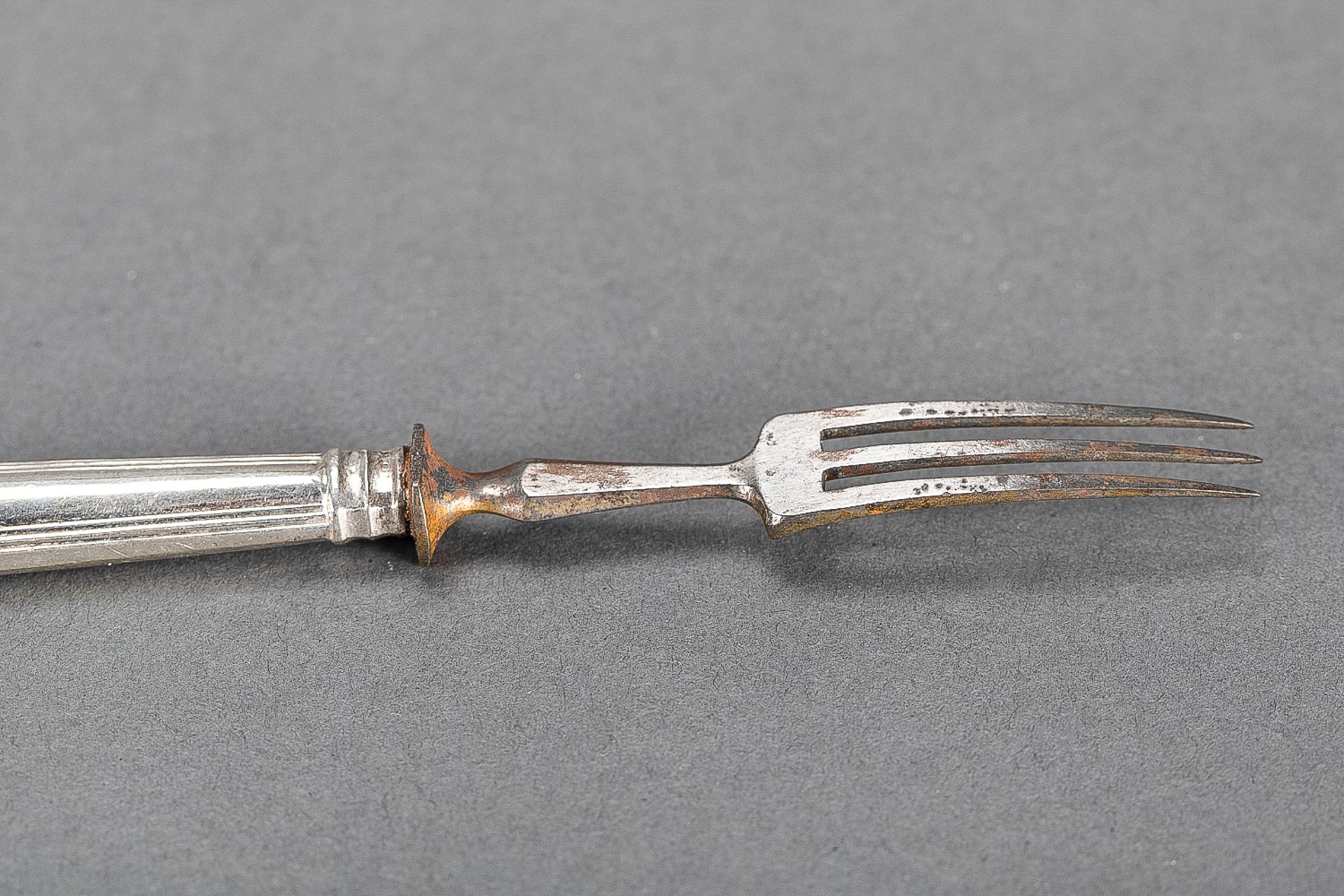 Five forks with silvered hand grips, 134g. 16Cm - Image 3 of 3