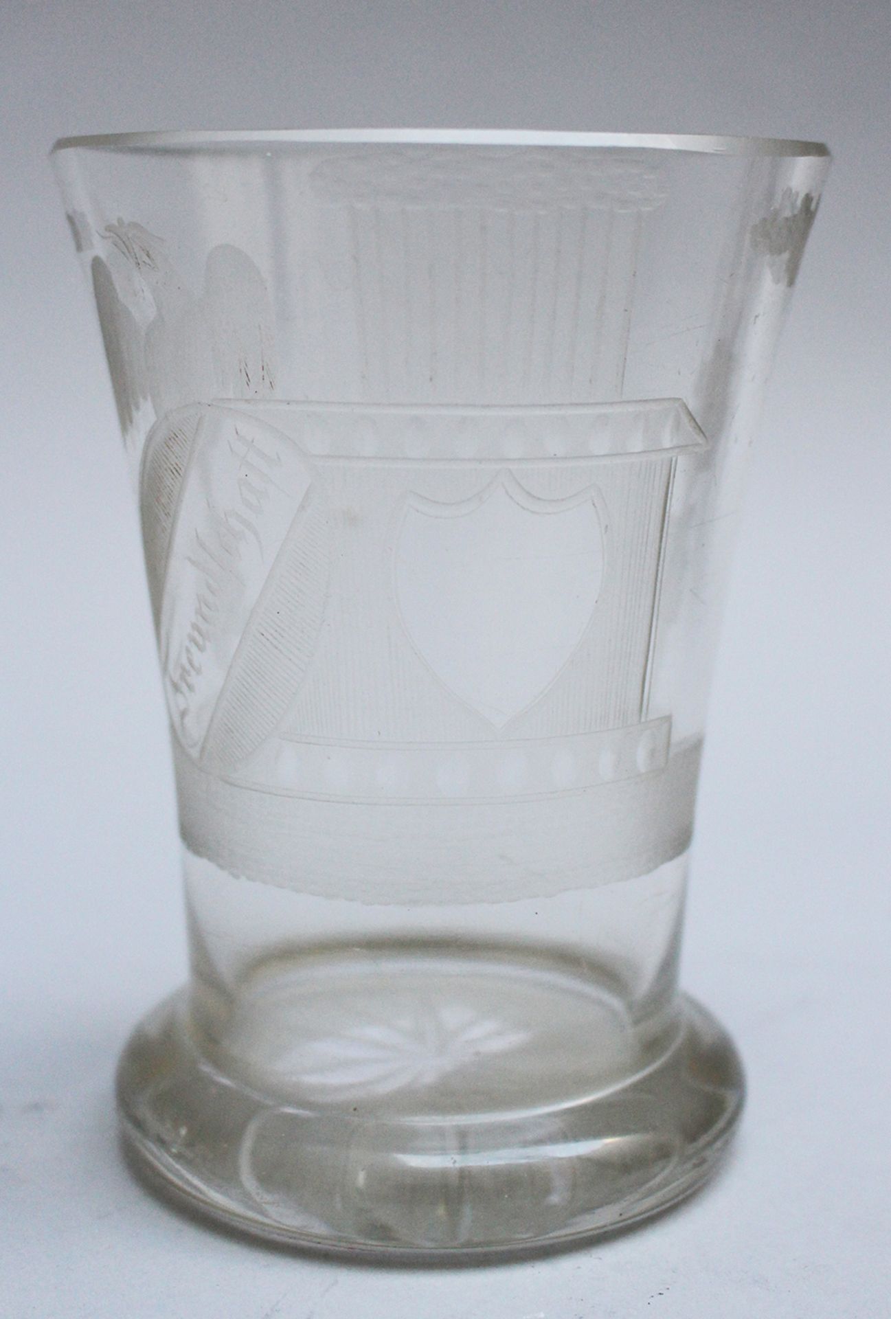 Friendship beaker, transparent glass with etched eagle and classical decoration described