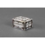 Box with lid, in rectangular shape , mother of pearl with silver incrustations, with flowers and