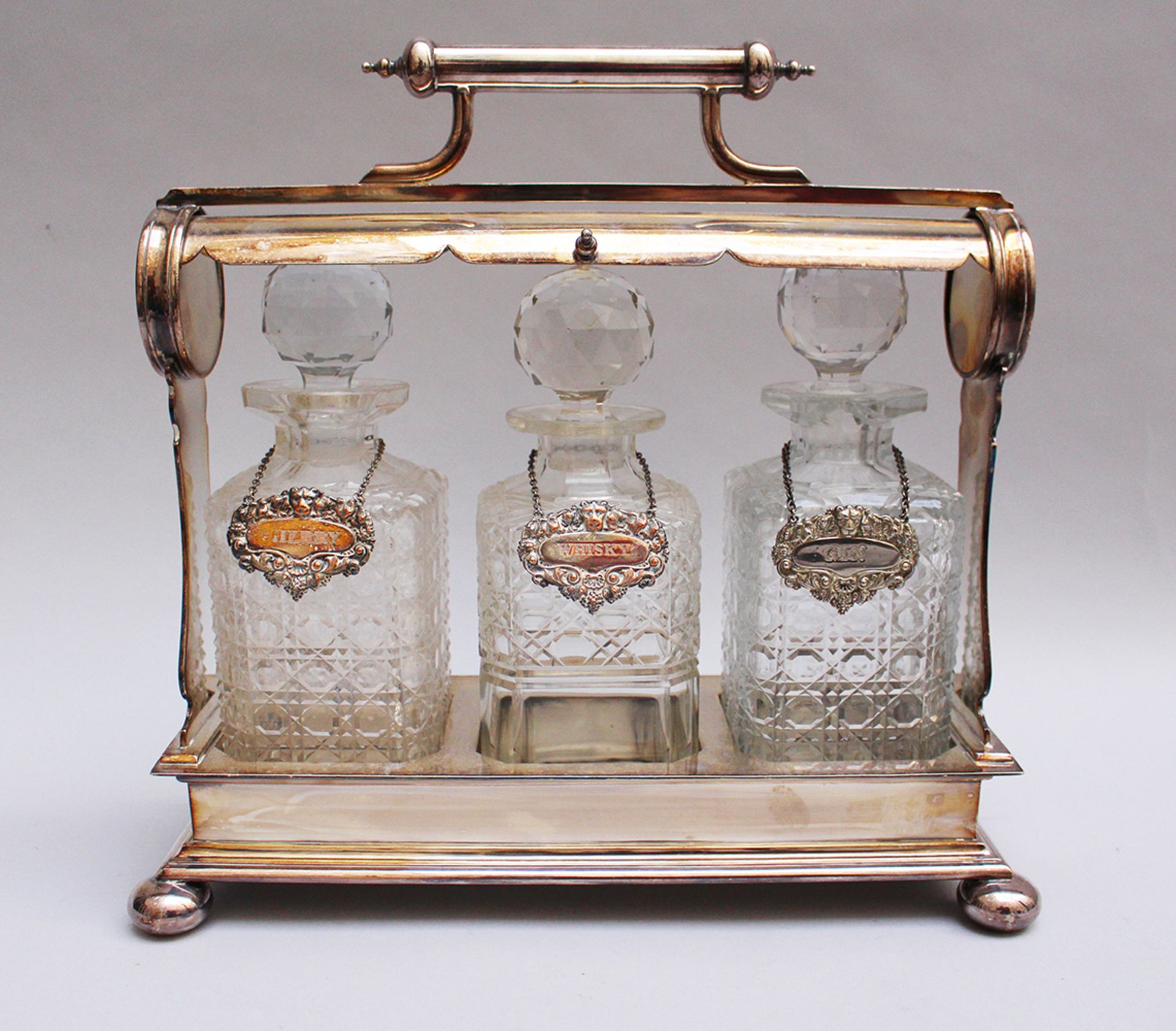 Digestif bar,  comprising three cutted glass flasks with plow, with plated copper  shields for sherr - Bild 2 aus 3