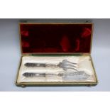 French silver fish set, two pieces; French late 19th Century; 95/1000; 228g; in original box.