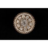 Gold Brooch with Diamonds of 4,5 carat