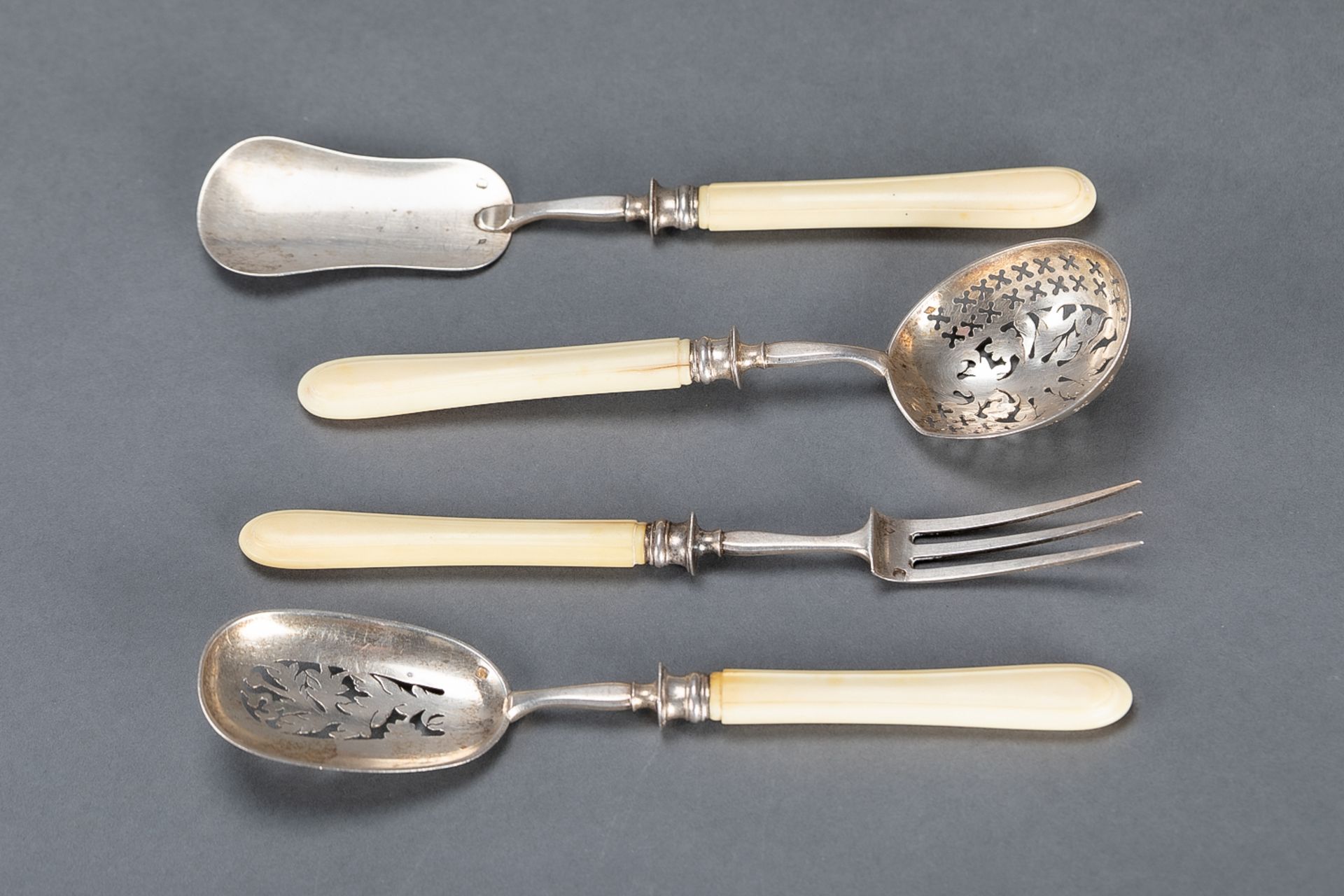 French side set comprising four items, silver, late 19th Century; with I. Grip;950/1000; weight