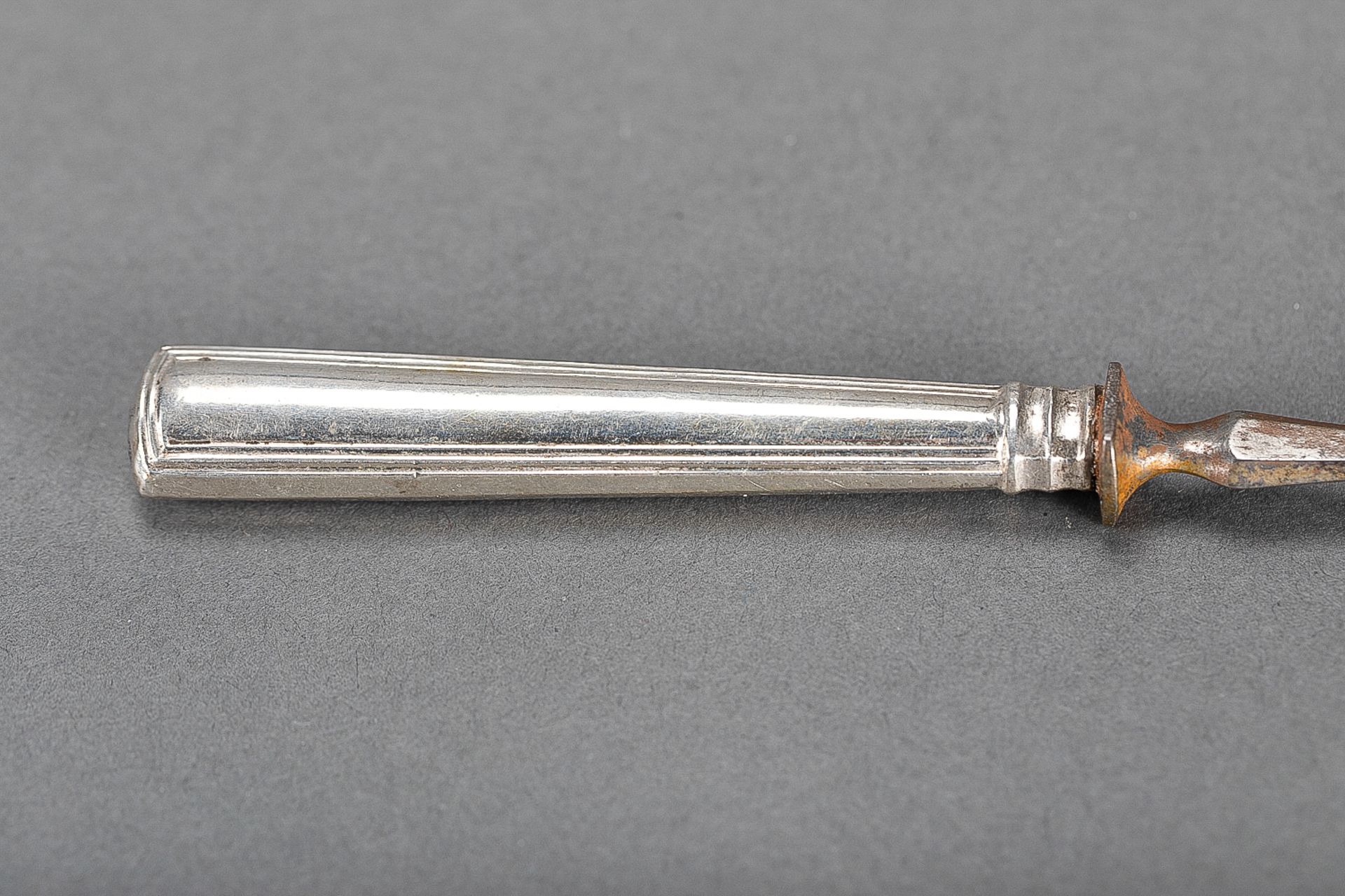 Five forks with silvered hand grips, 134g. 16Cm - Image 2 of 3
