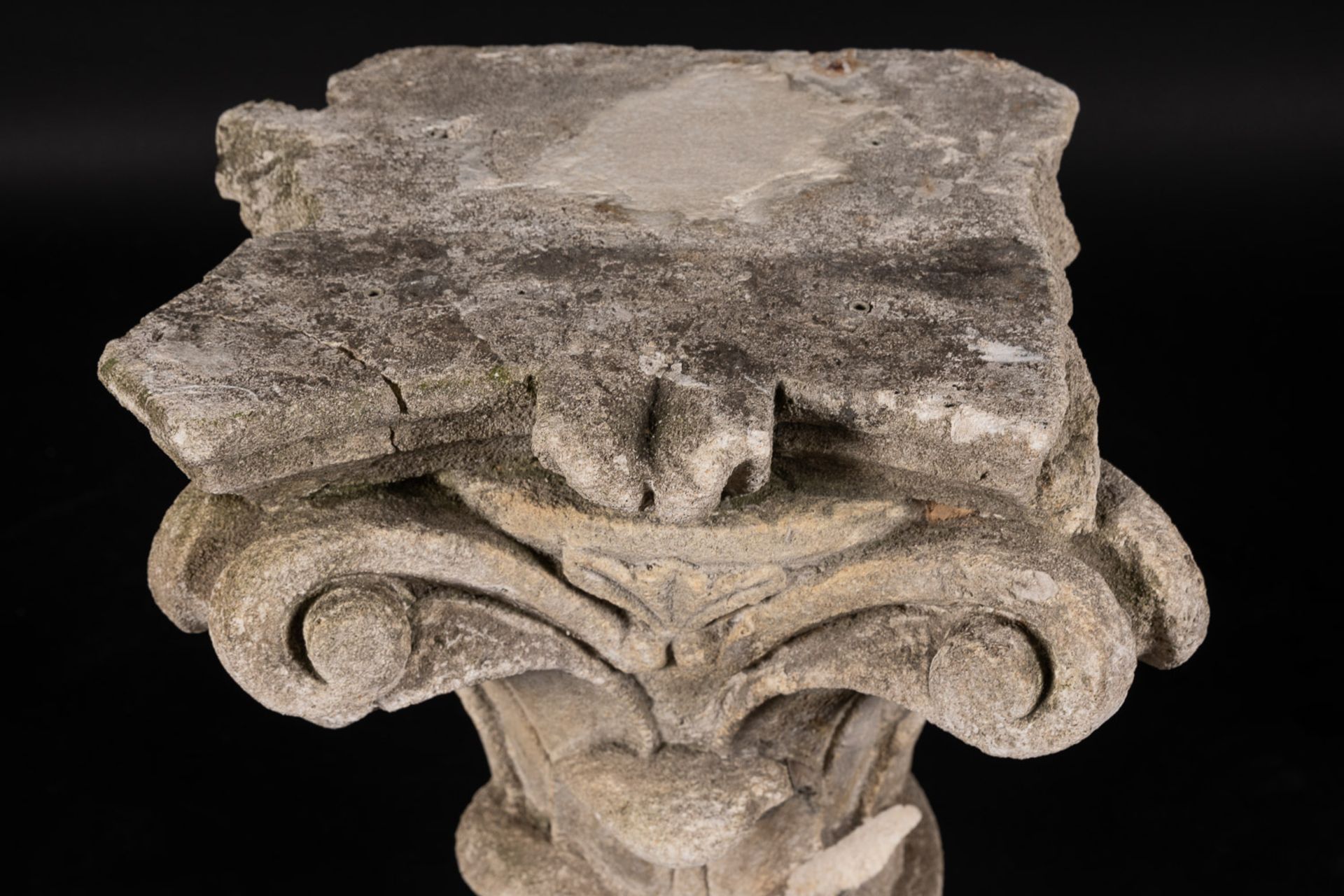Classical stone capitel - Image 2 of 3