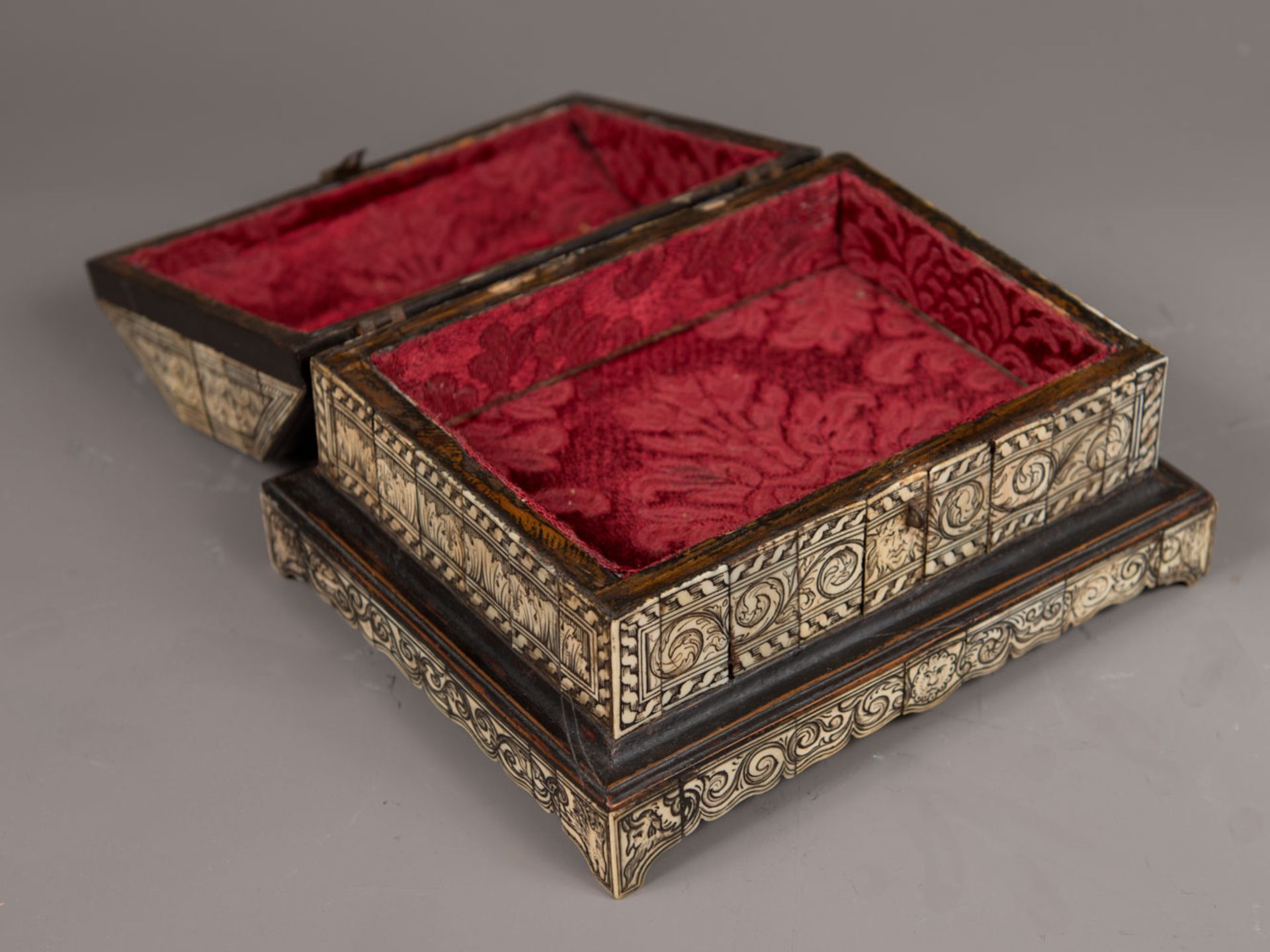 Italian Renaissance casket - Image 2 of 3