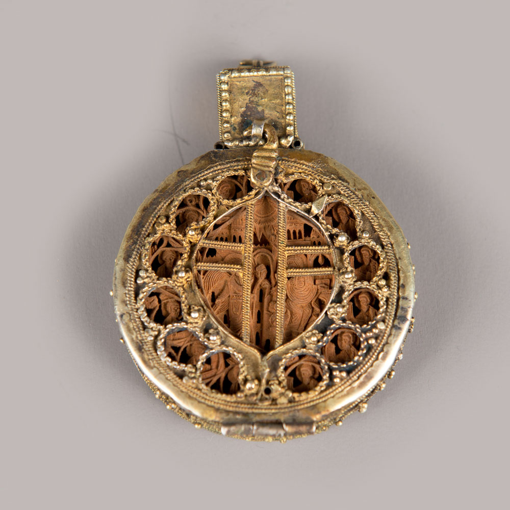 A pilgrim’s pendant - Image 2 of 3