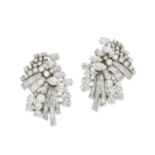 PAIRE DE BOUCLES D'OREILLES EN DIAMANTS